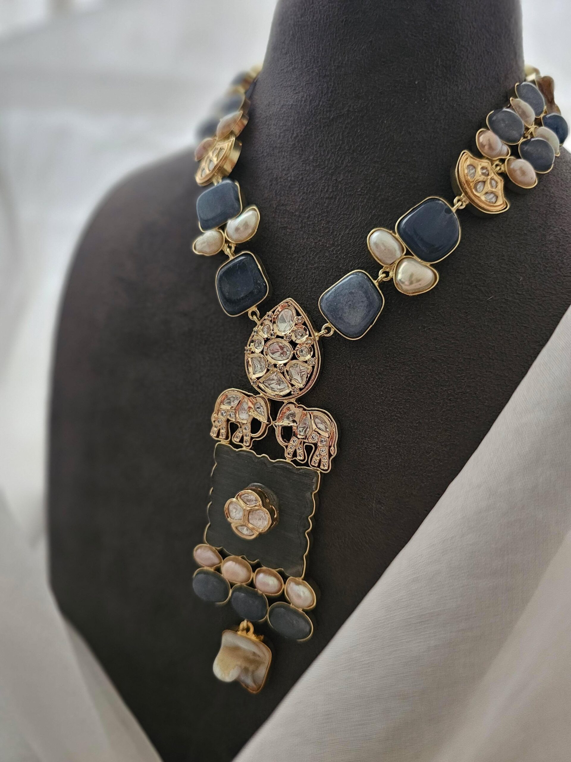 Harshla baroque and polki necklace Thumbnail