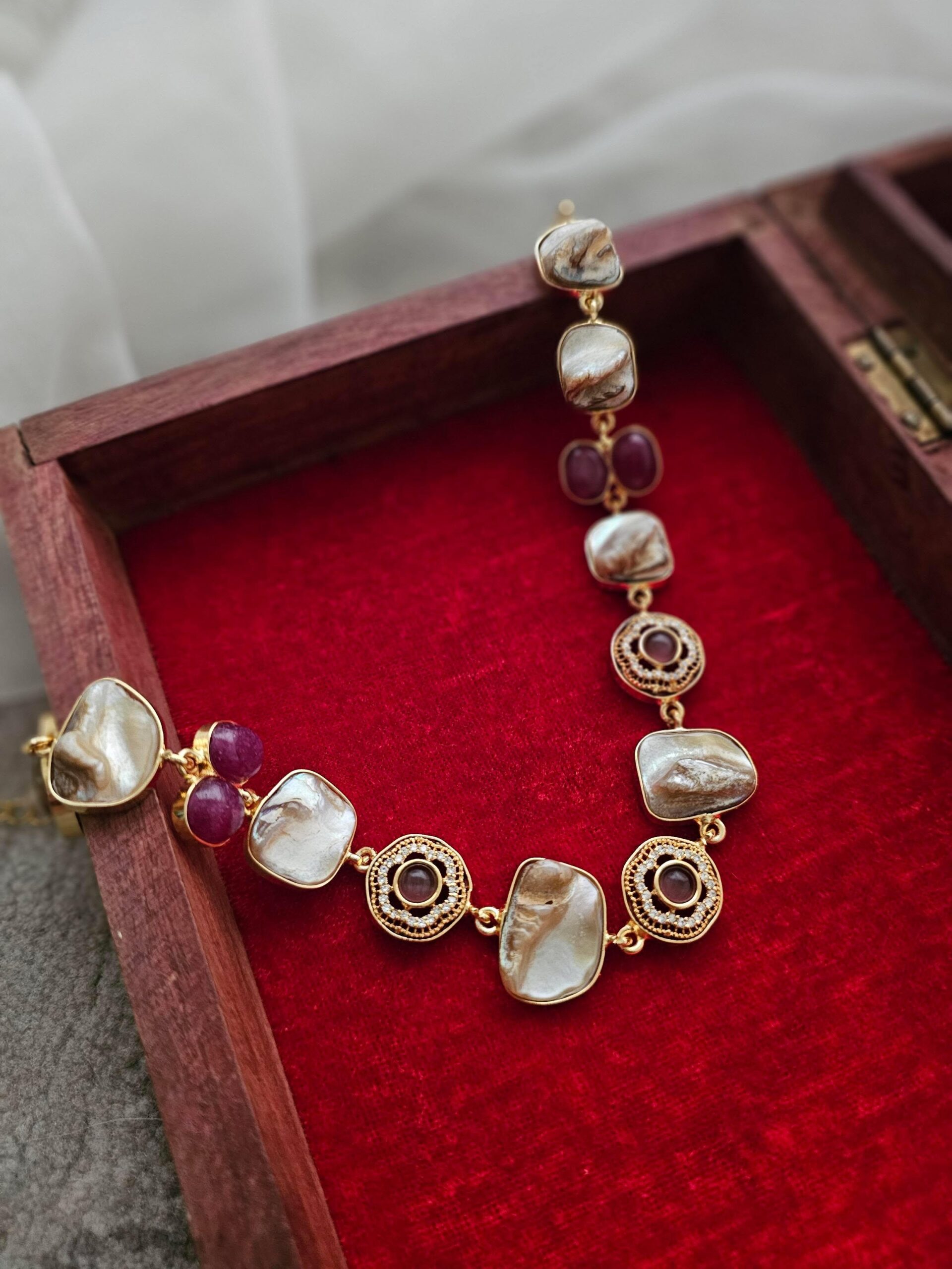 Arveen baroque and polki necklace Thumbnail