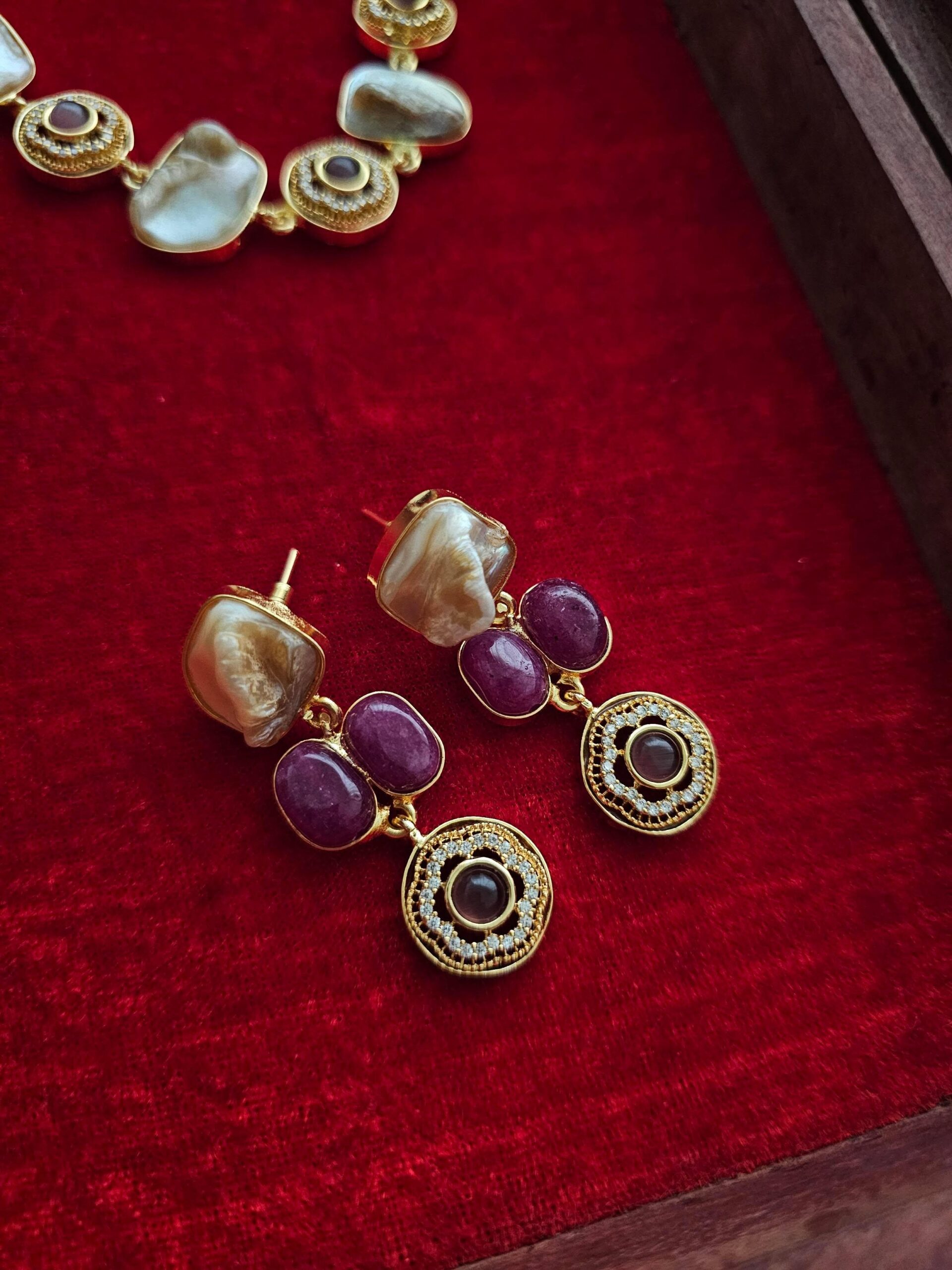 Arveen baroque and polki necklace Thumbnail