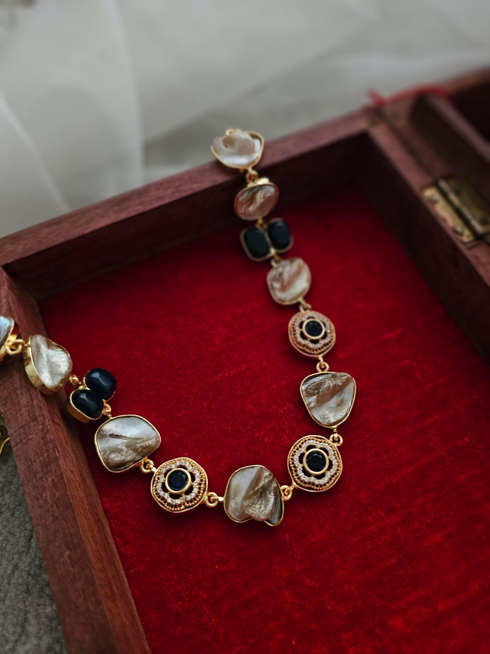 Arveen baroque and polki necklace Thumbnail