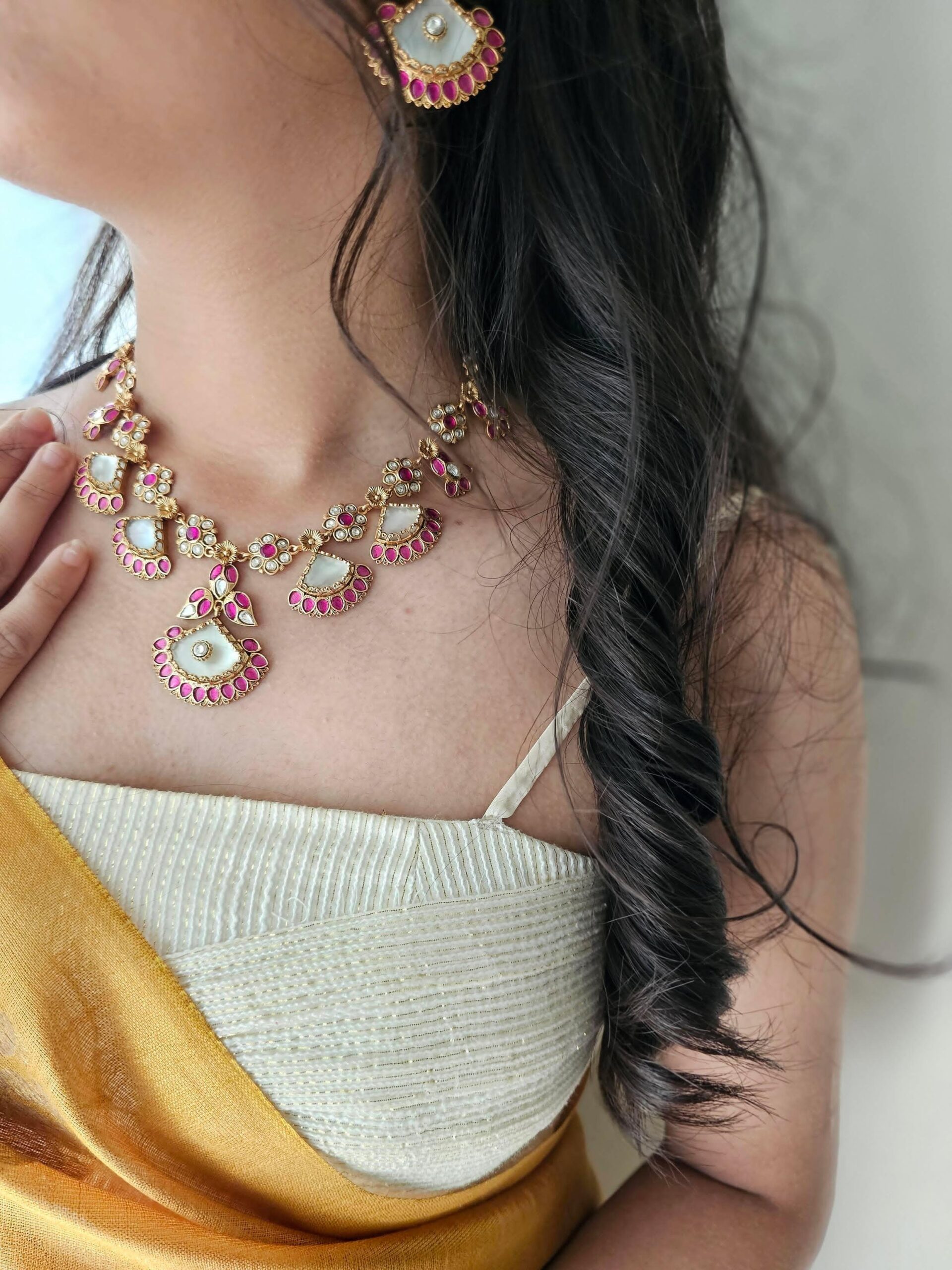 Surana handcrafted quartz necklace Thumbnail