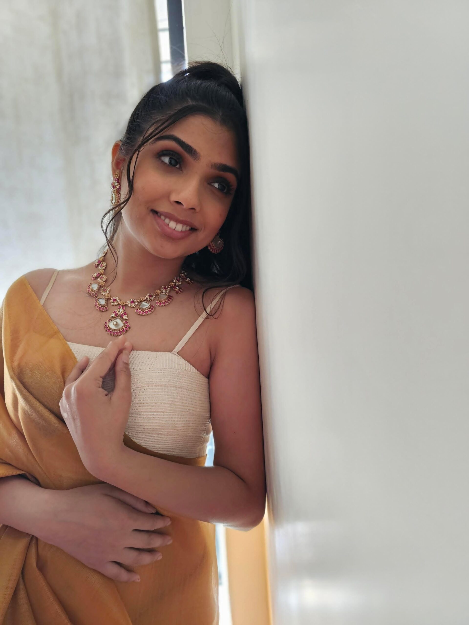 Surana handcrafted quartz necklace Thumbnail