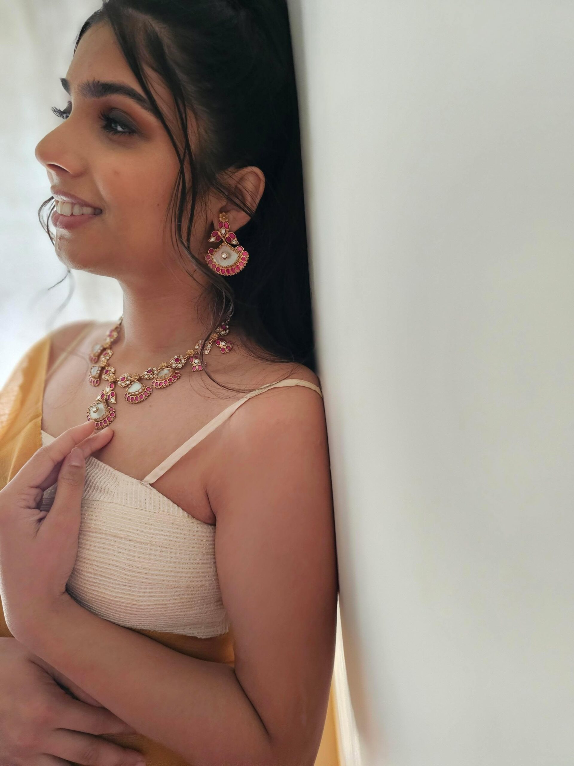 Surana handcrafted quartz necklace Thumbnail