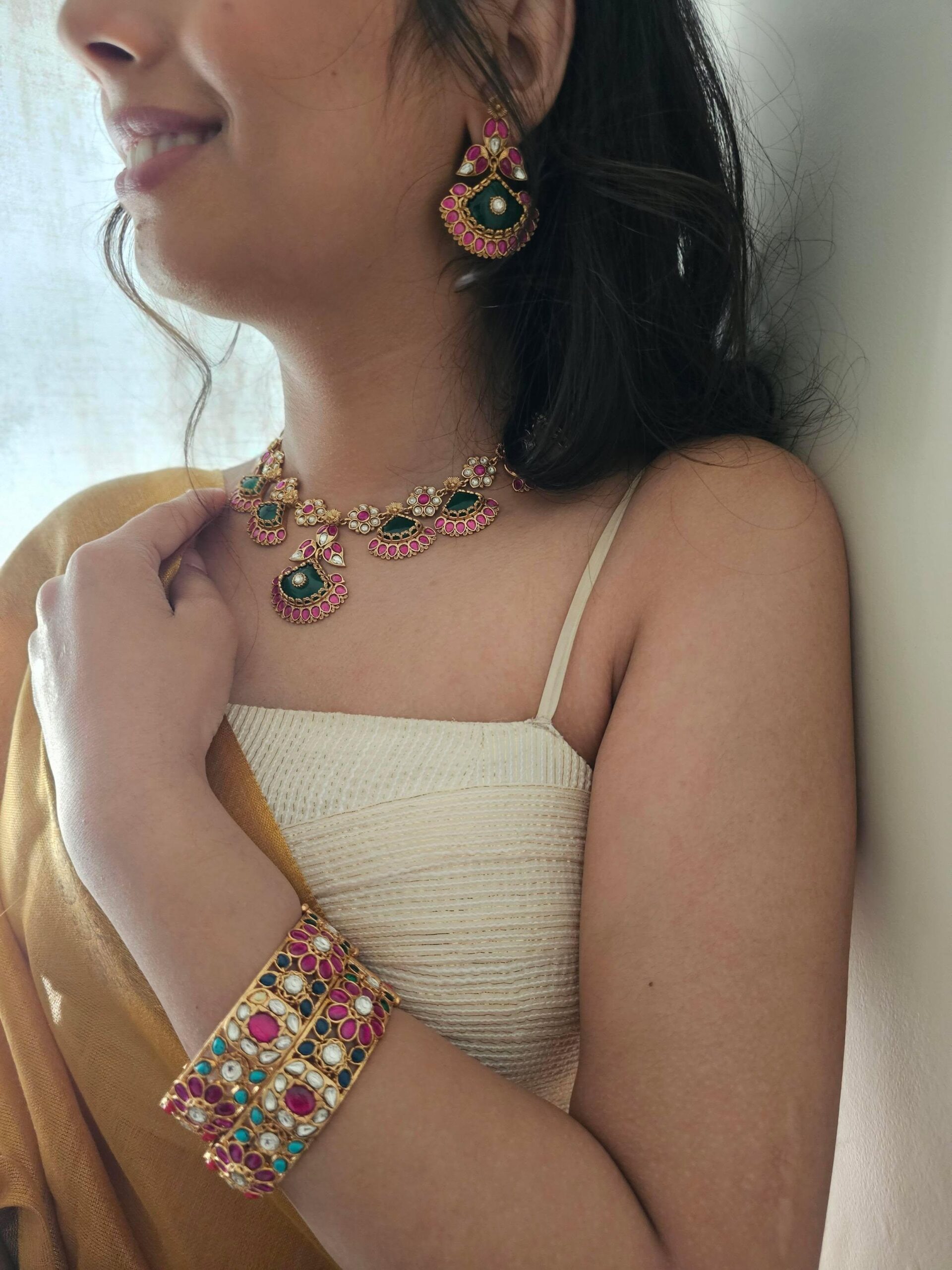 Surana handcrafted quartz necklace Thumbnail