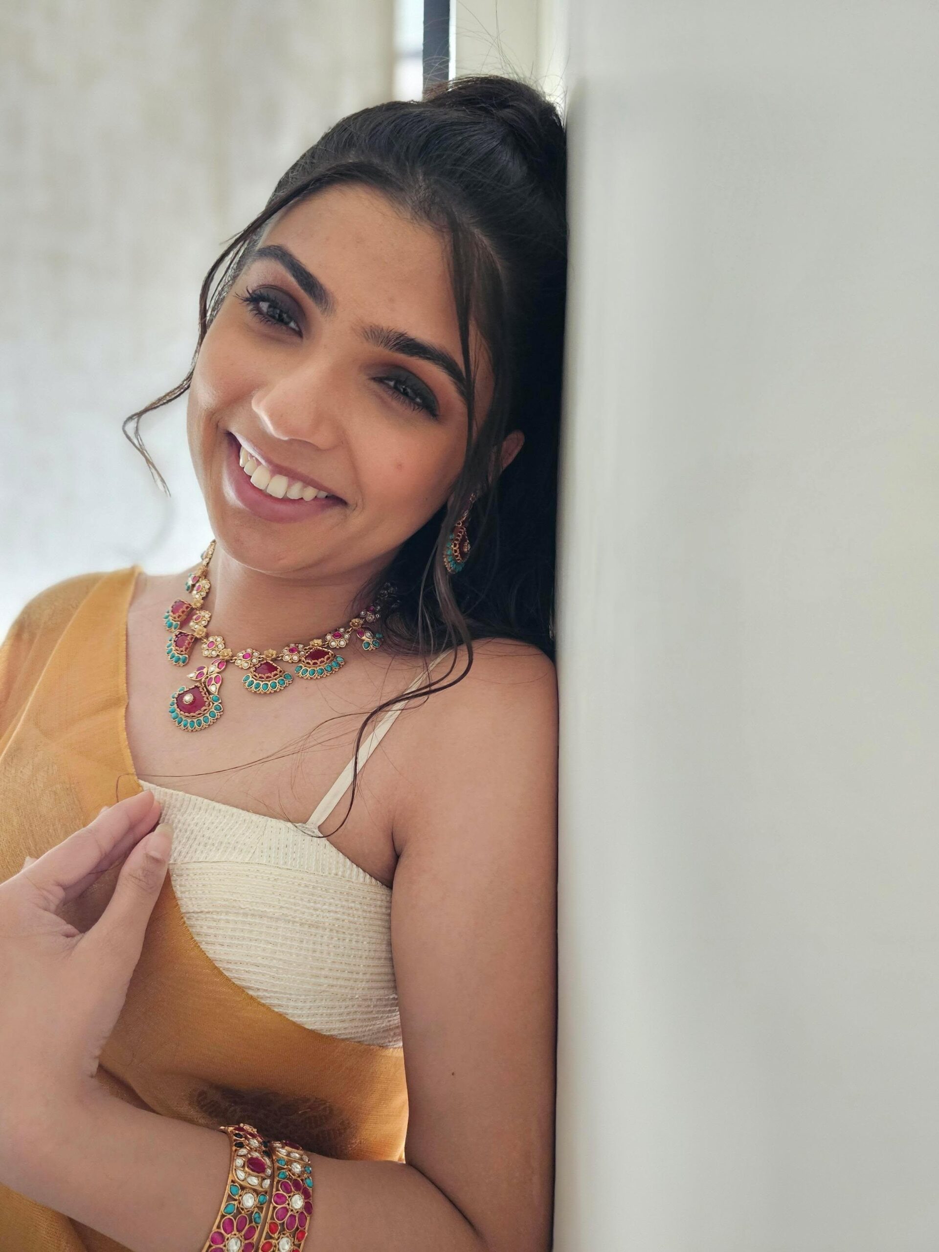 Surana handcrafted quartz necklace Thumbnail