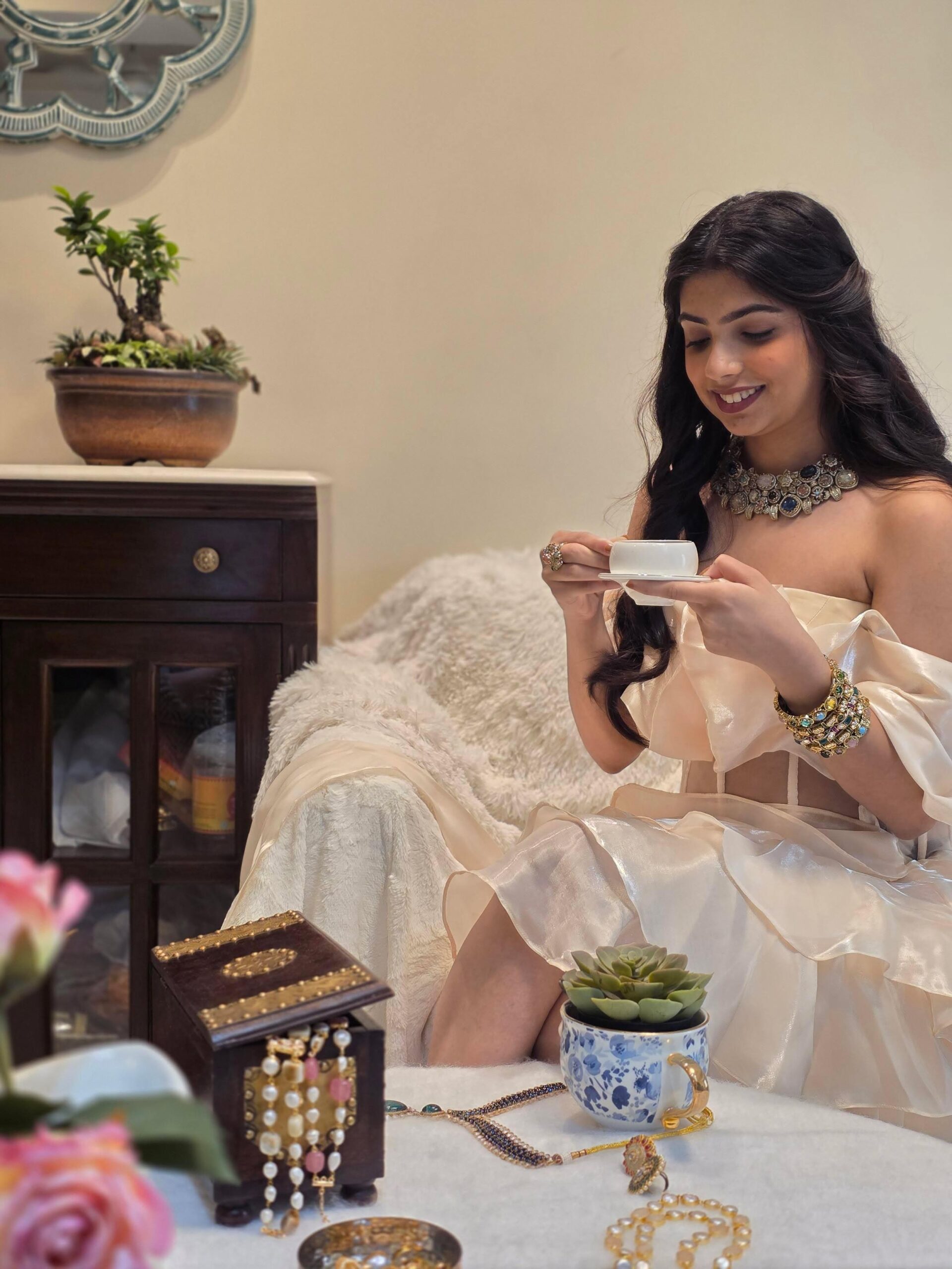 Nivedita quartz necklace Thumbnail