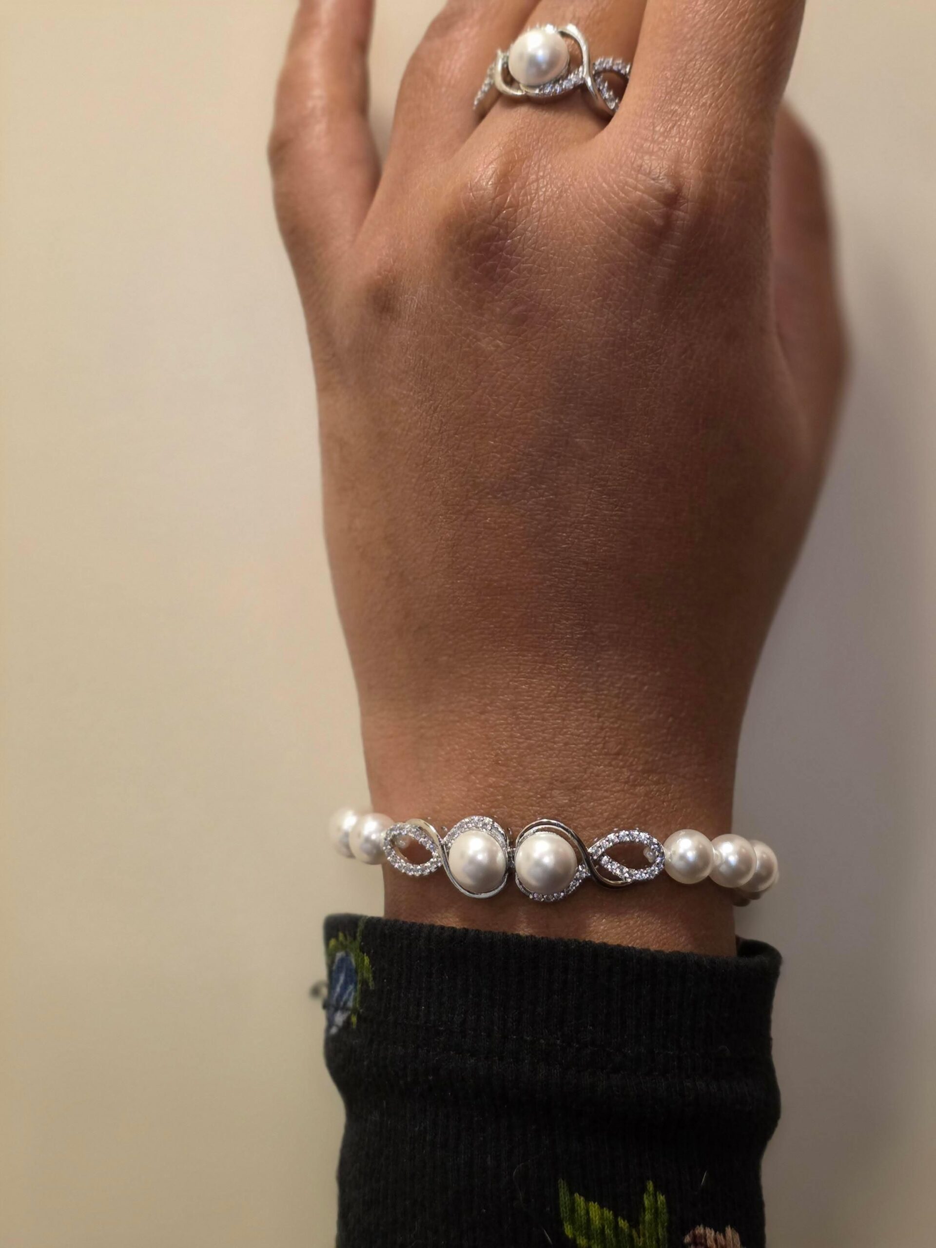 Pashmina delicate pearl necklace Thumbnail