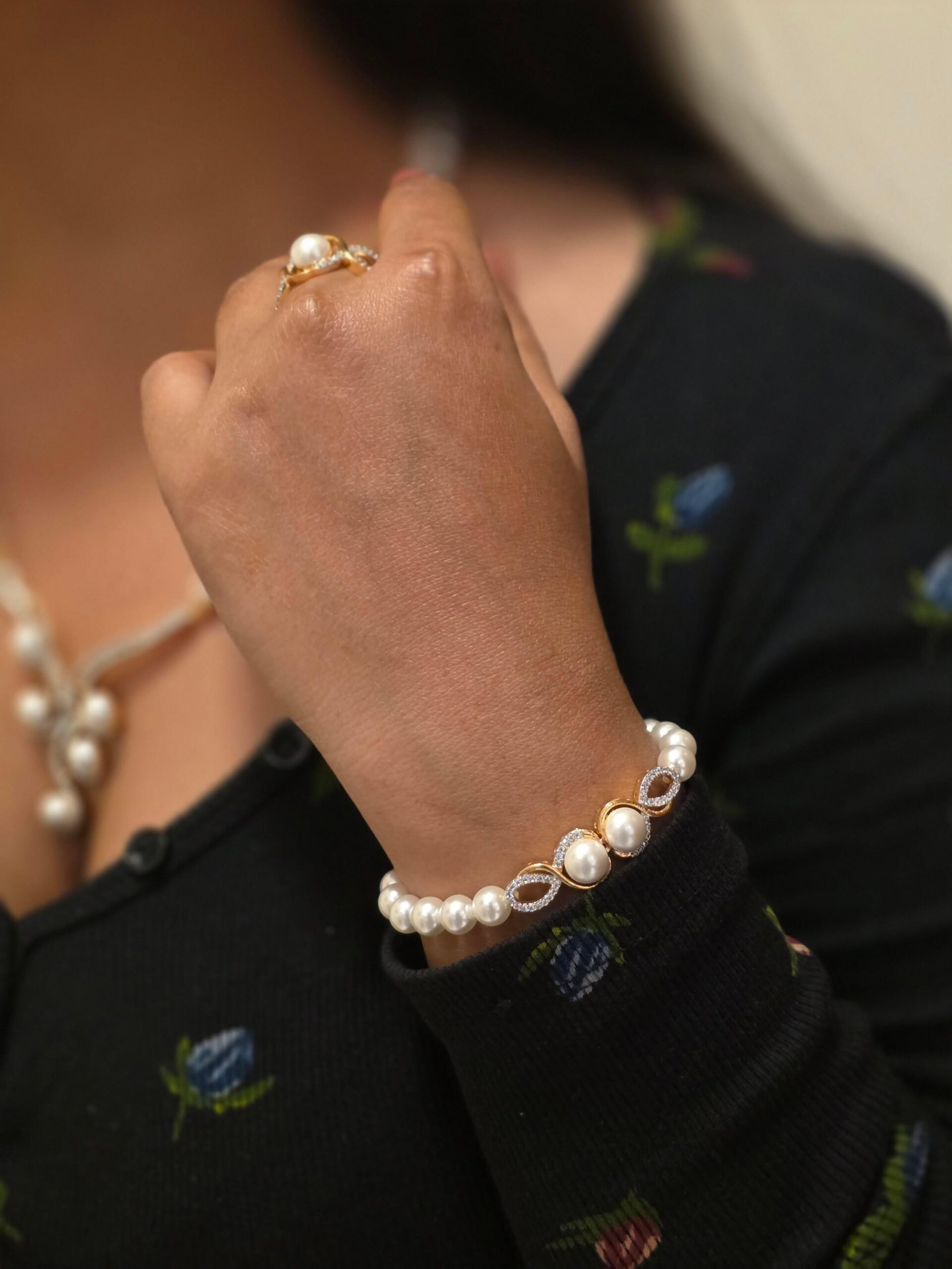 Pashmina delicate pearl necklace Thumbnail