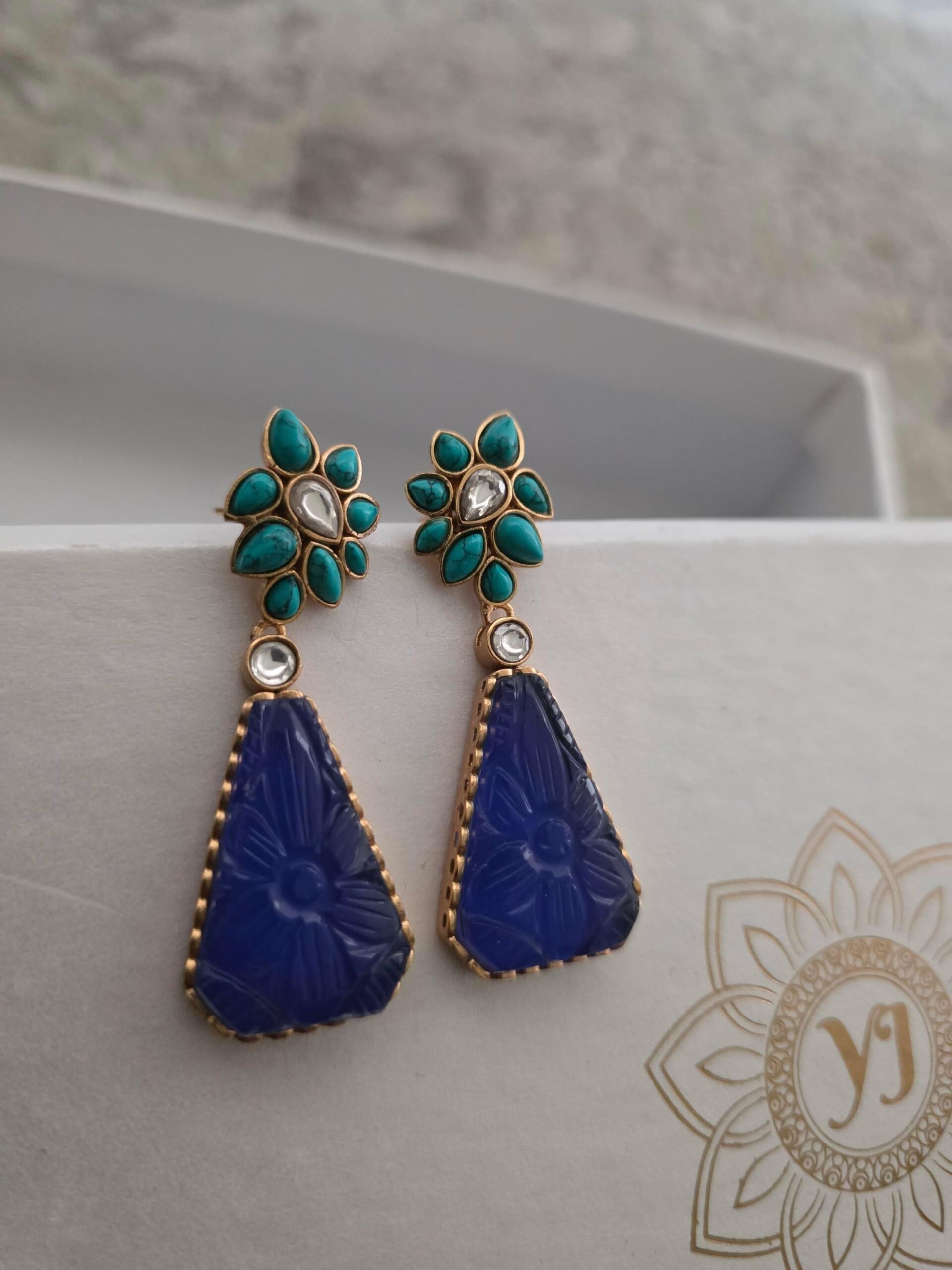 Zareen quartz earrings Thumbnail