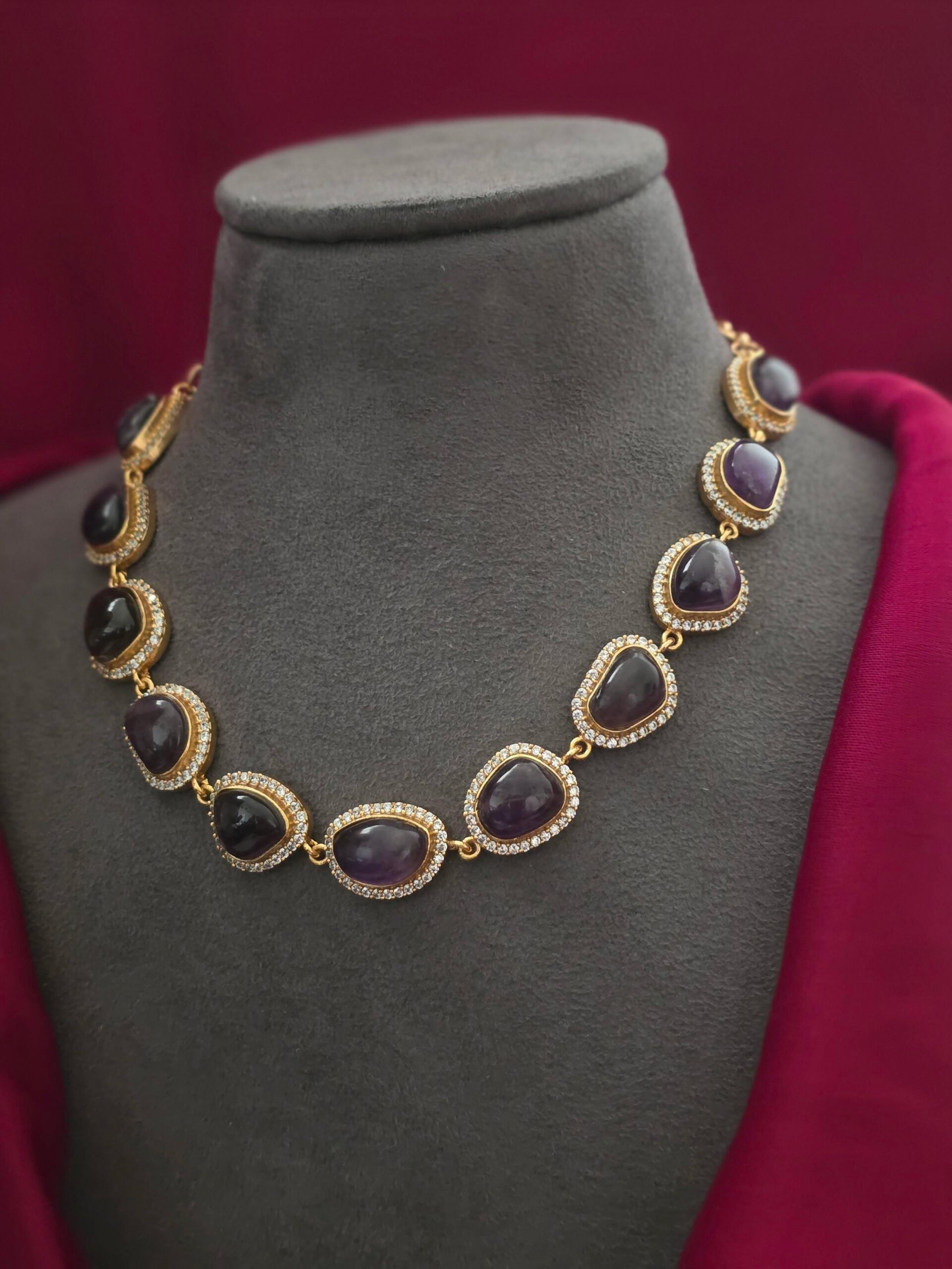 Savri quartz and polki necklace Thumbnail