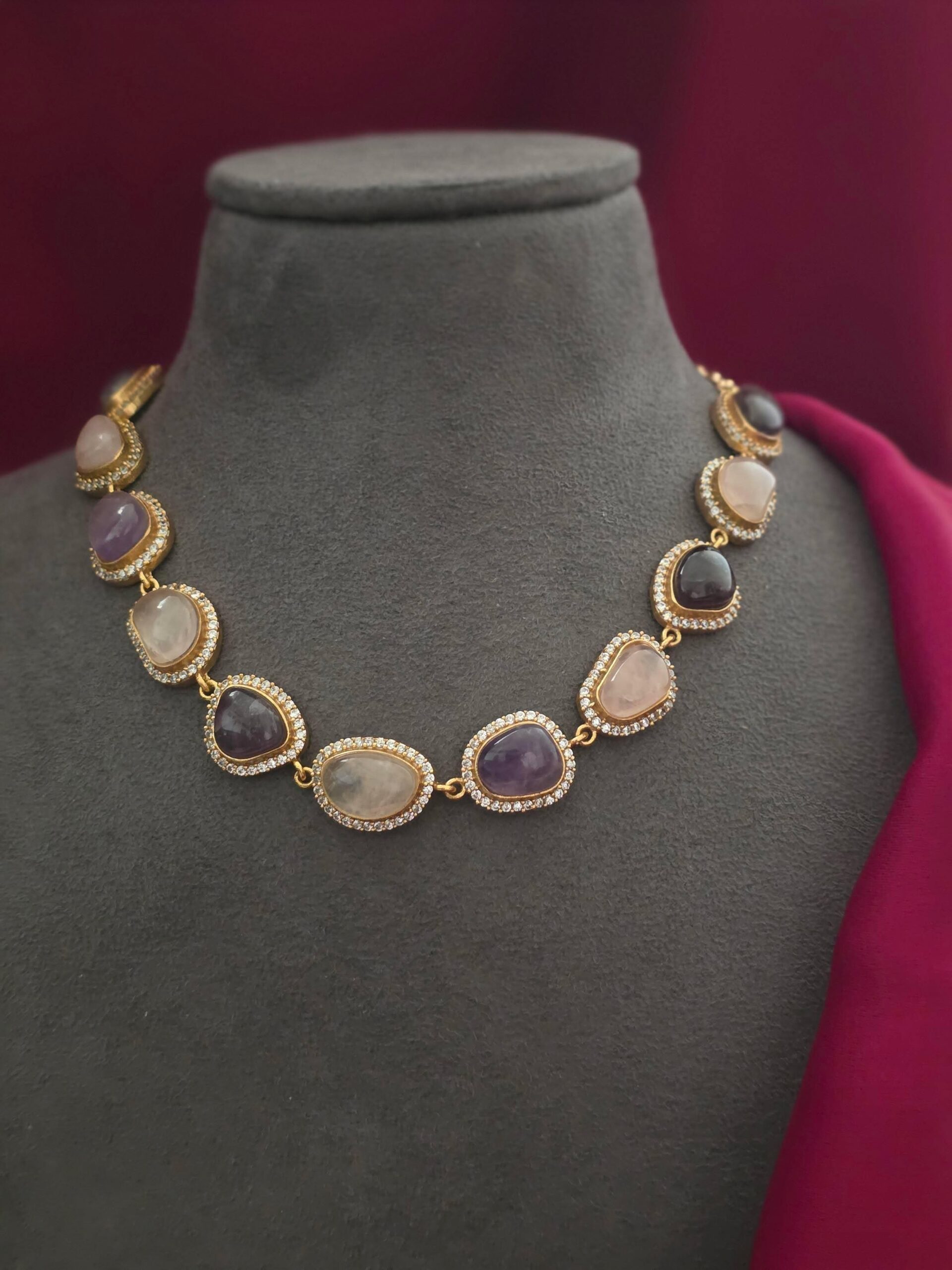 Savri quartz and polki necklace Thumbnail