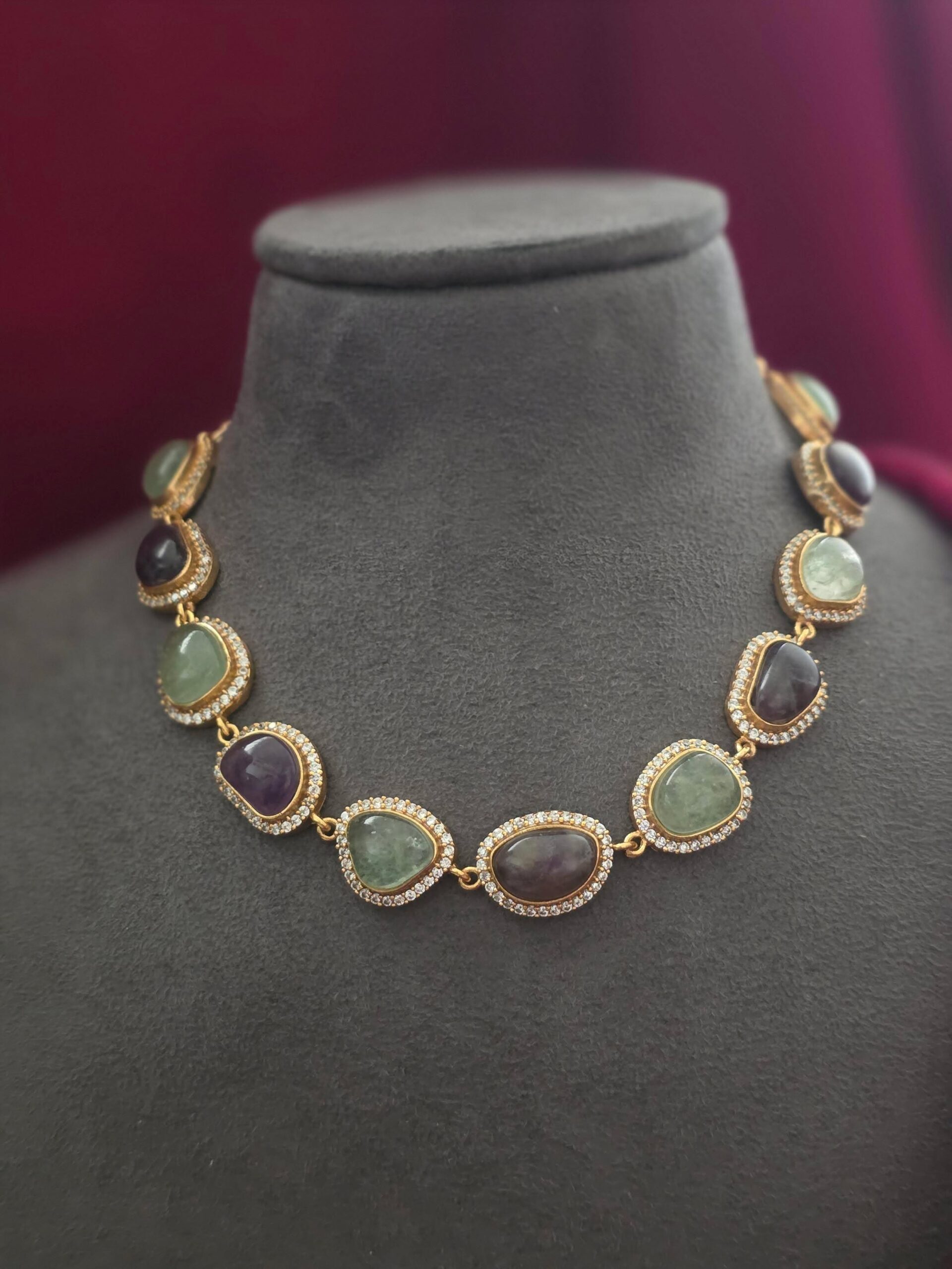 Savri quartz and polki necklace Thumbnail