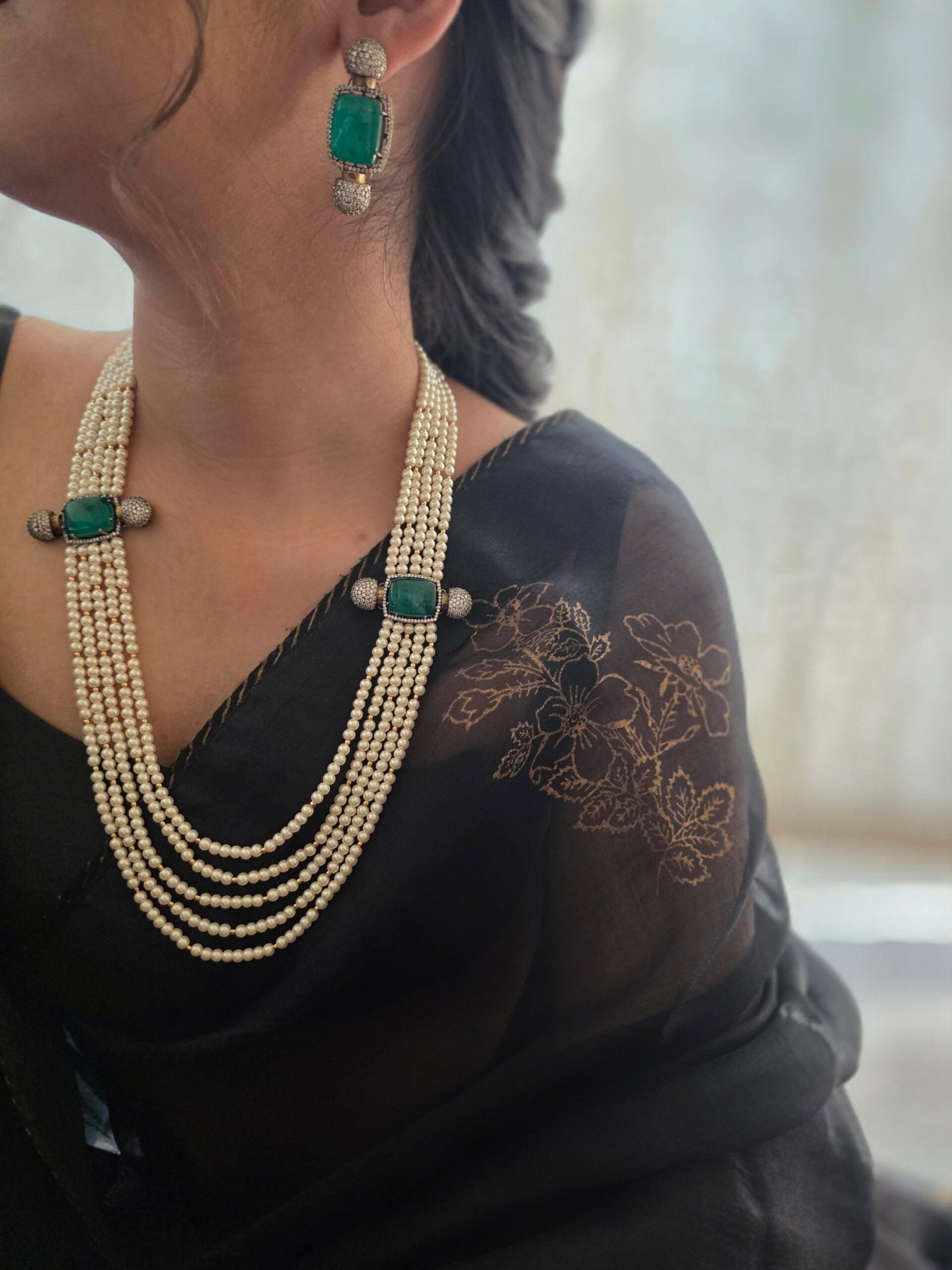 Girisha pearl and quartz long necklace Thumbnail