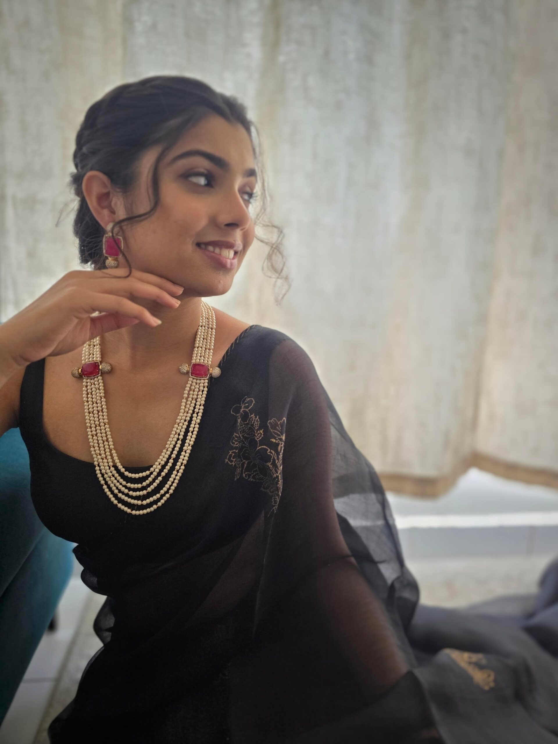 Girisha pearl and quartz long necklace Thumbnail