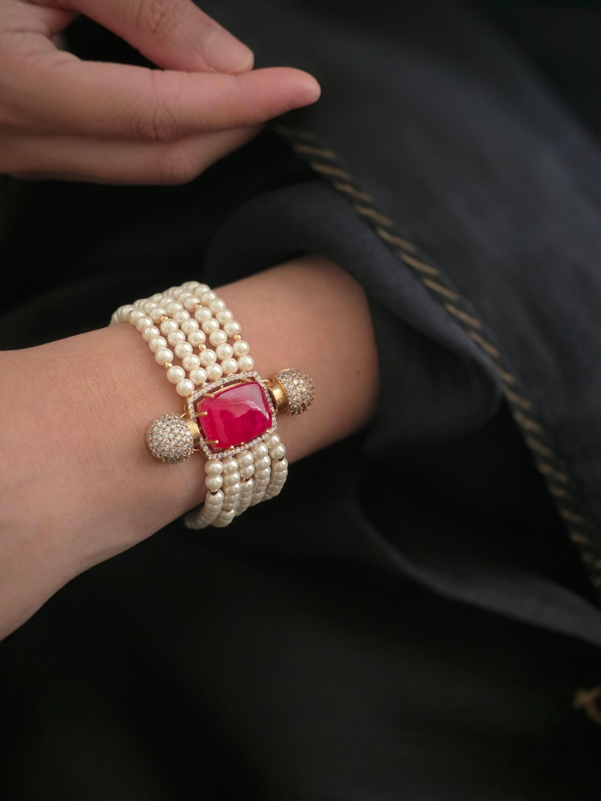 Girisha pearl and quartz long necklace Thumbnail