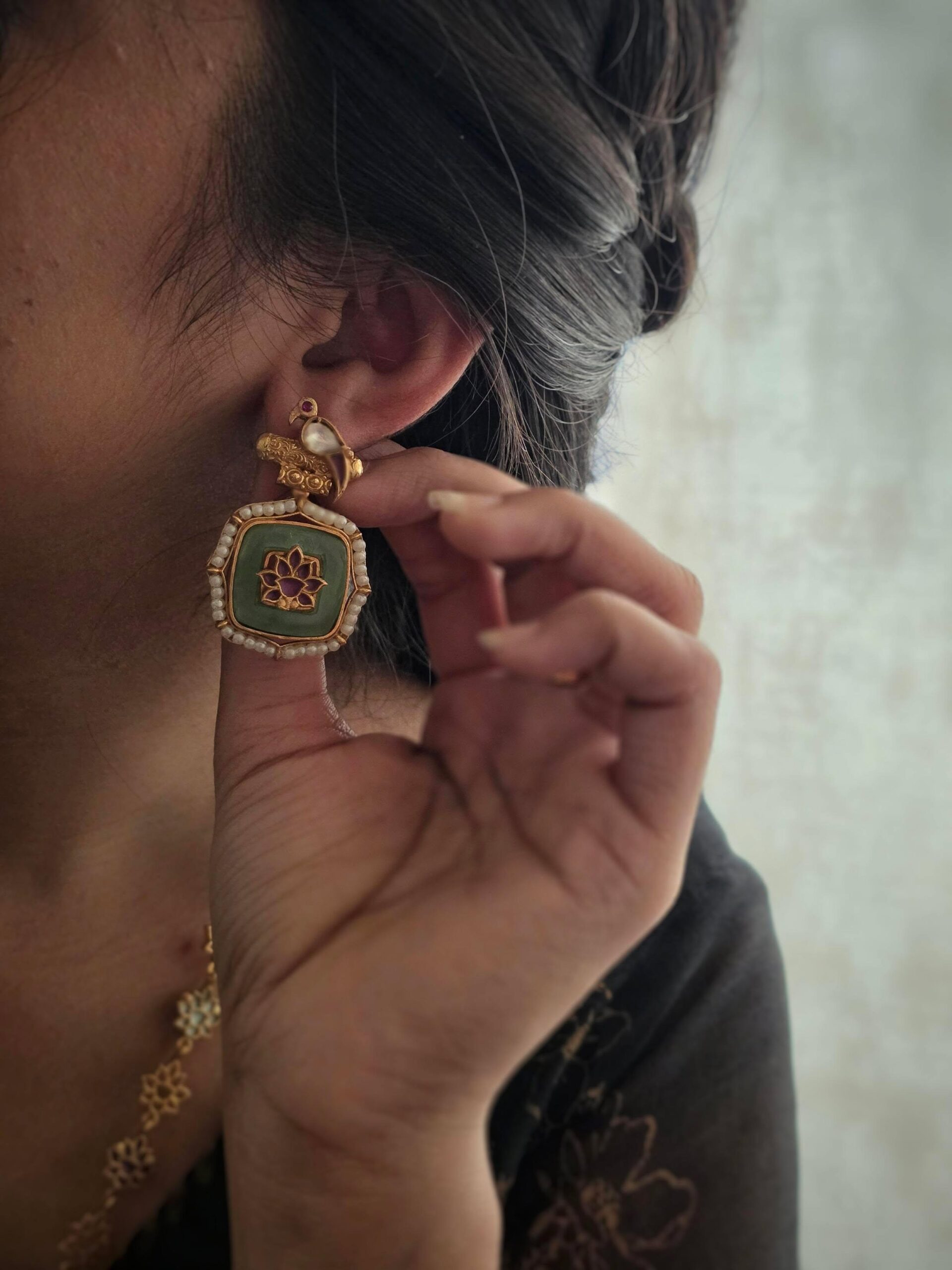 Saira handcrafted long necklace Thumbnail