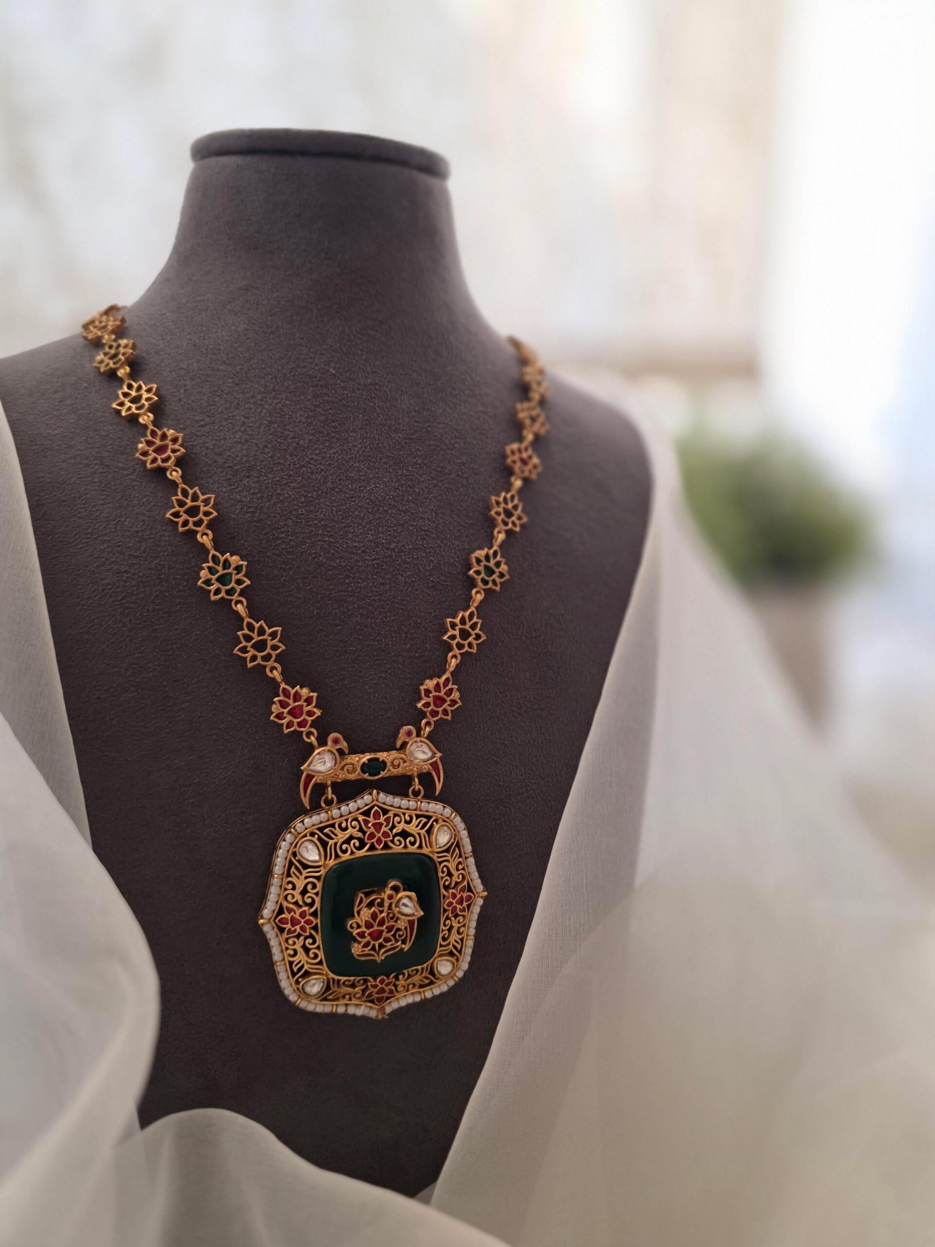 Saira handcrafted long necklace Thumbnail