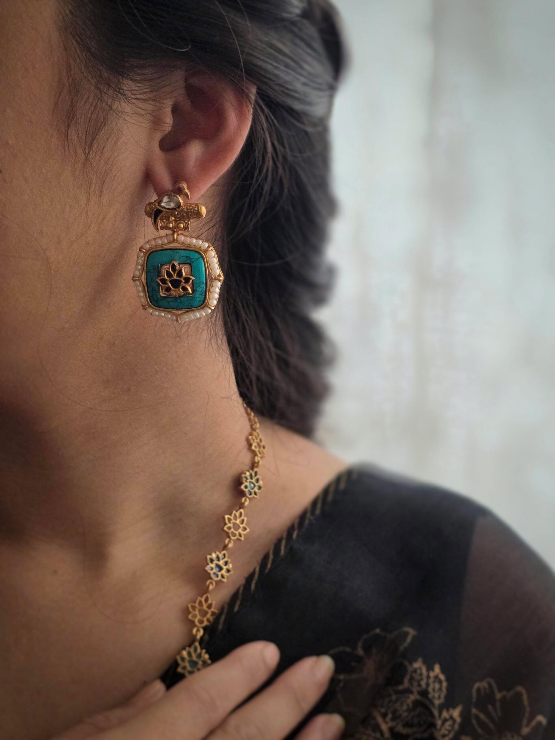 Saira handcrafted long necklace Thumbnail