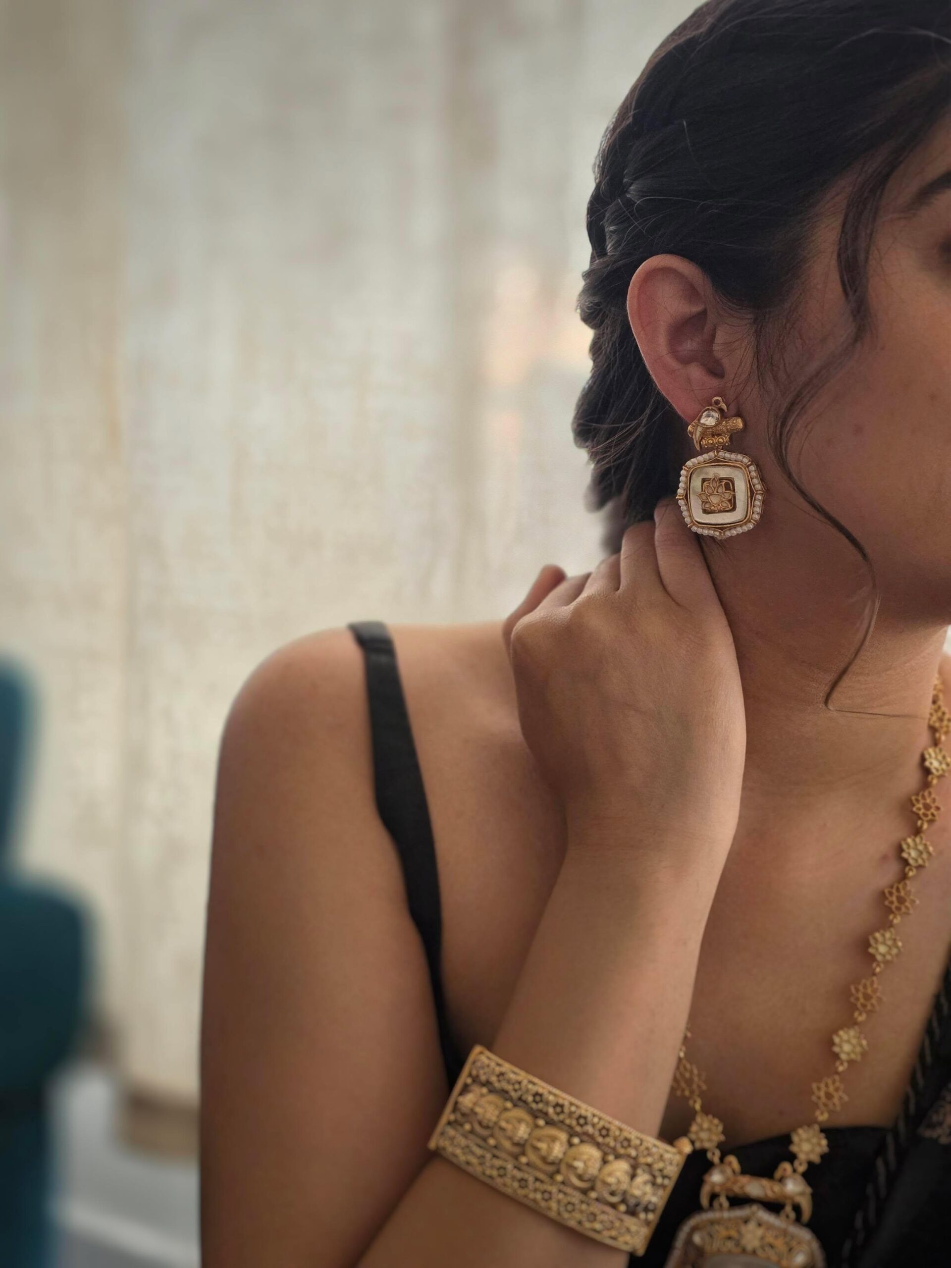 Saira handcrafted long necklace Thumbnail