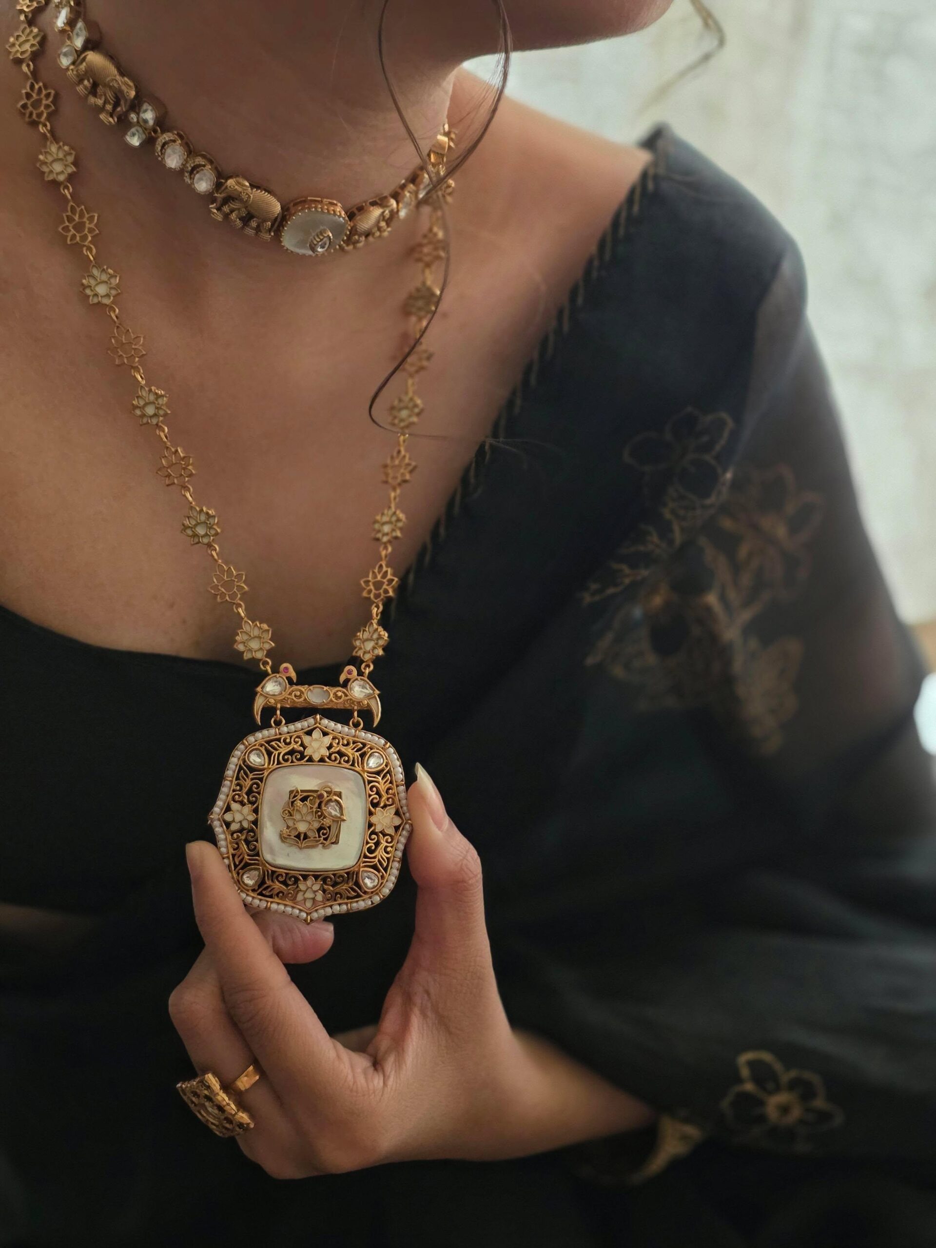 Saira handcrafted long necklace Thumbnail