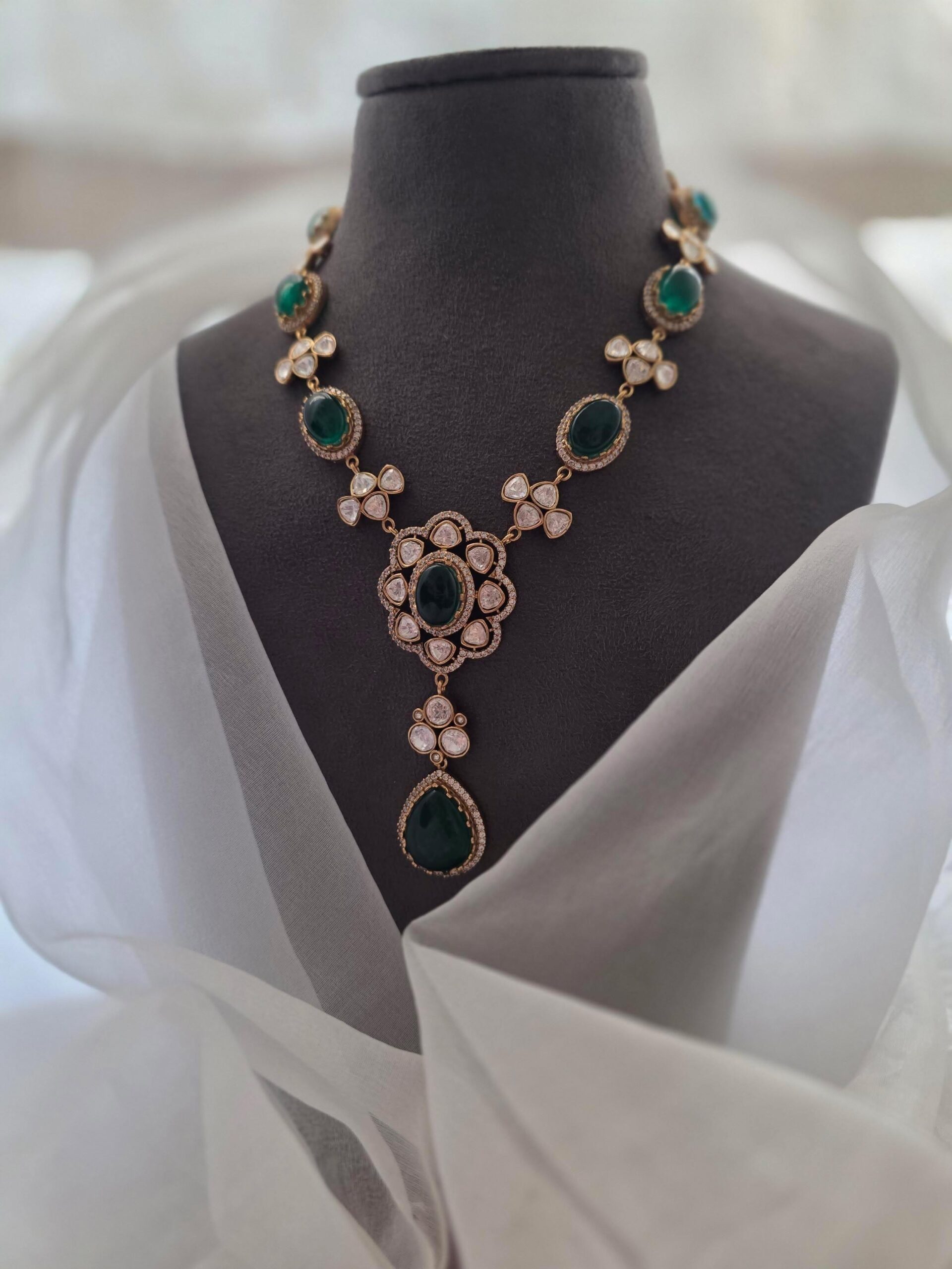 Amanza quartz and polki necklace Thumbnail