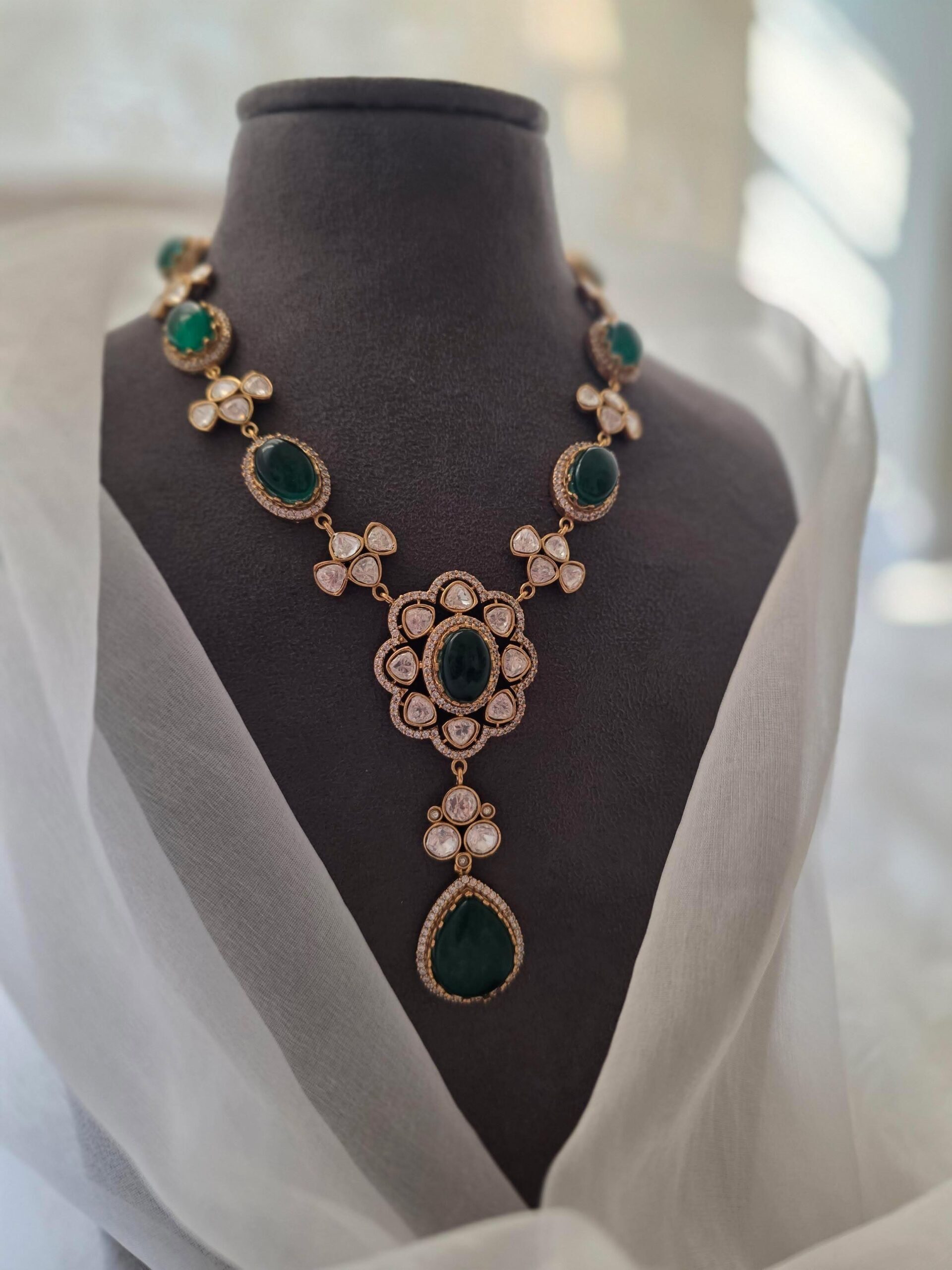 Amanza quartz and polki necklace Thumbnail