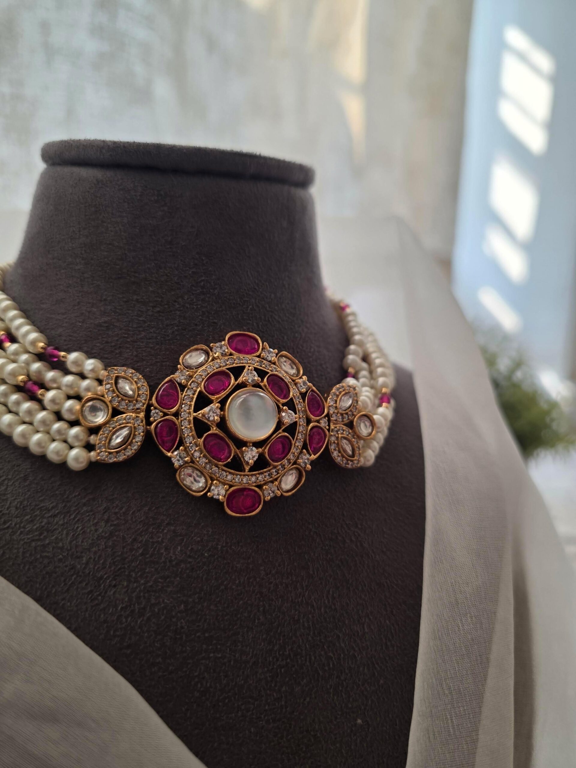 Raia pearl and polki choker Thumbnail