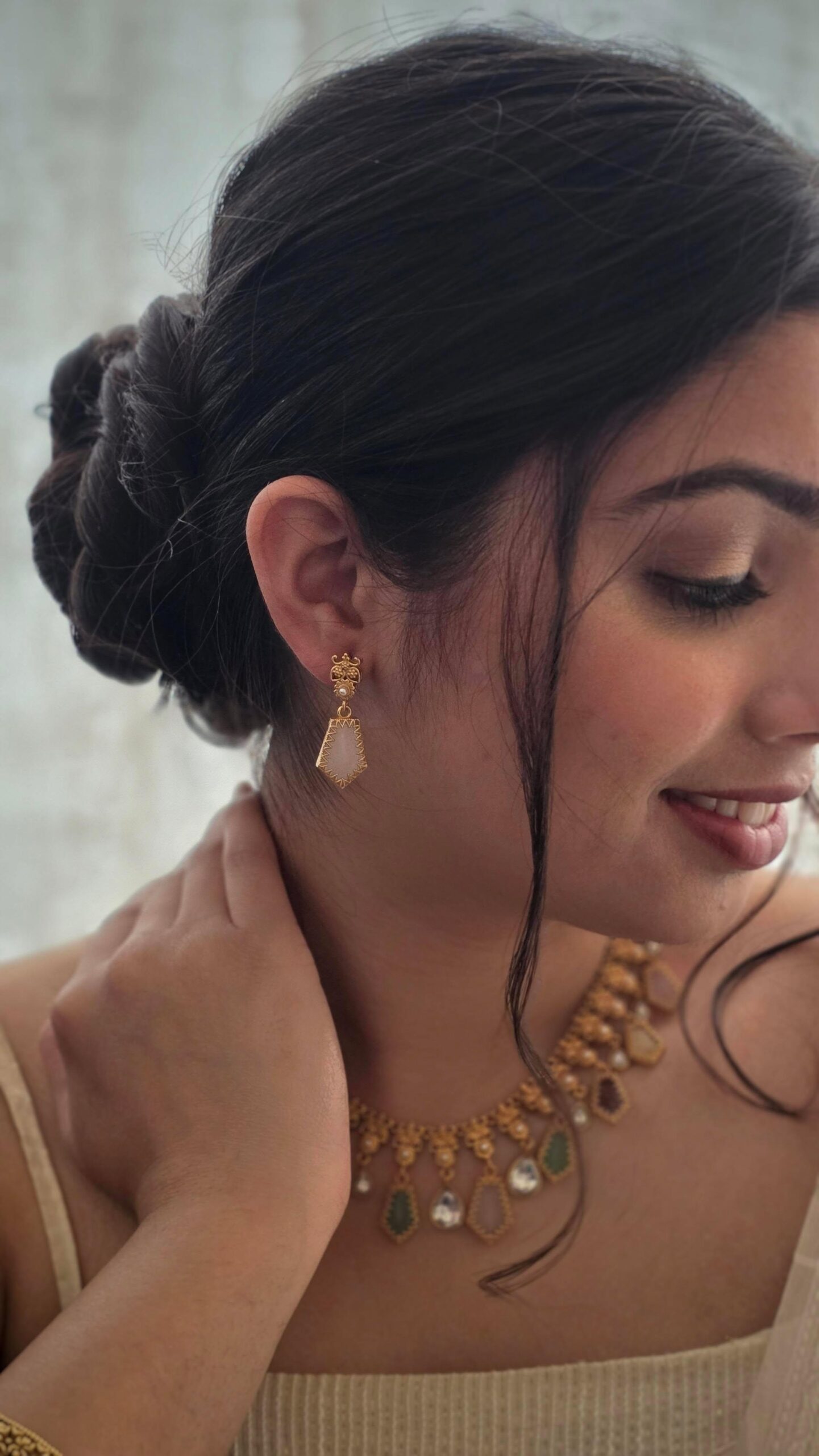 Rahi handcrafted necklace Thumbnail