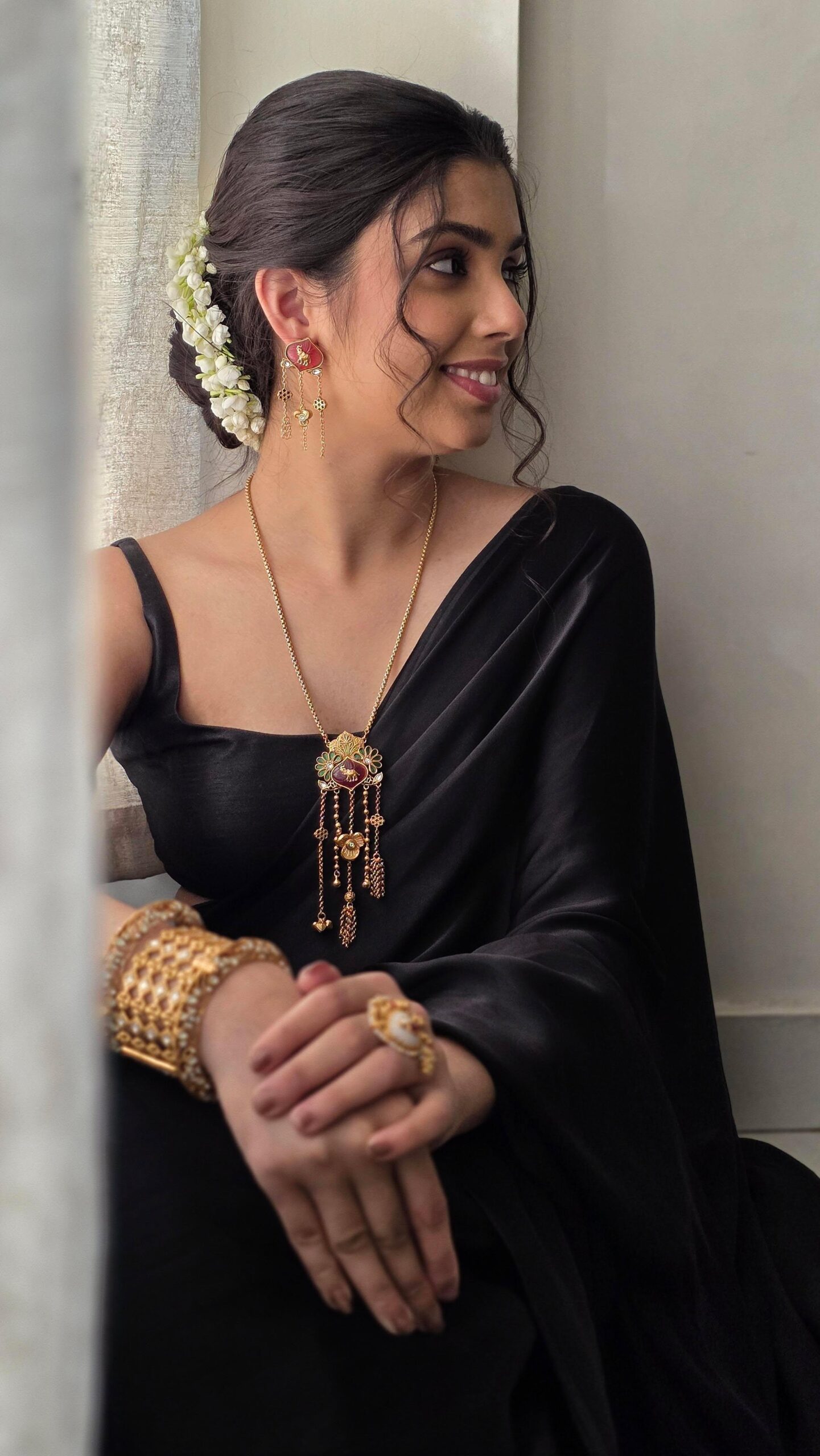 Madhuban handcrafted delicate necklace Thumbnail