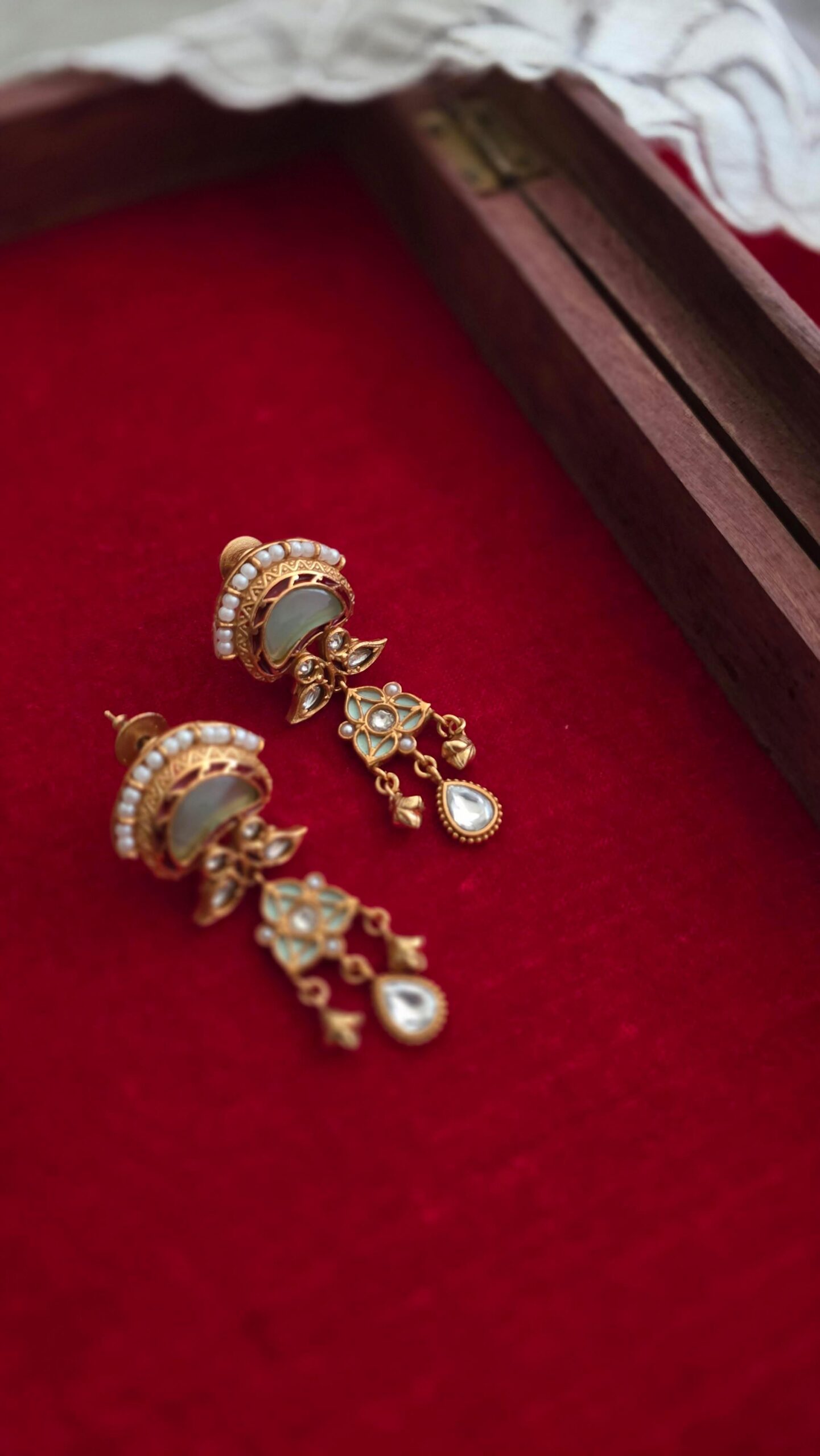 Rajvalli handcrafted delicate necklace Thumbnail