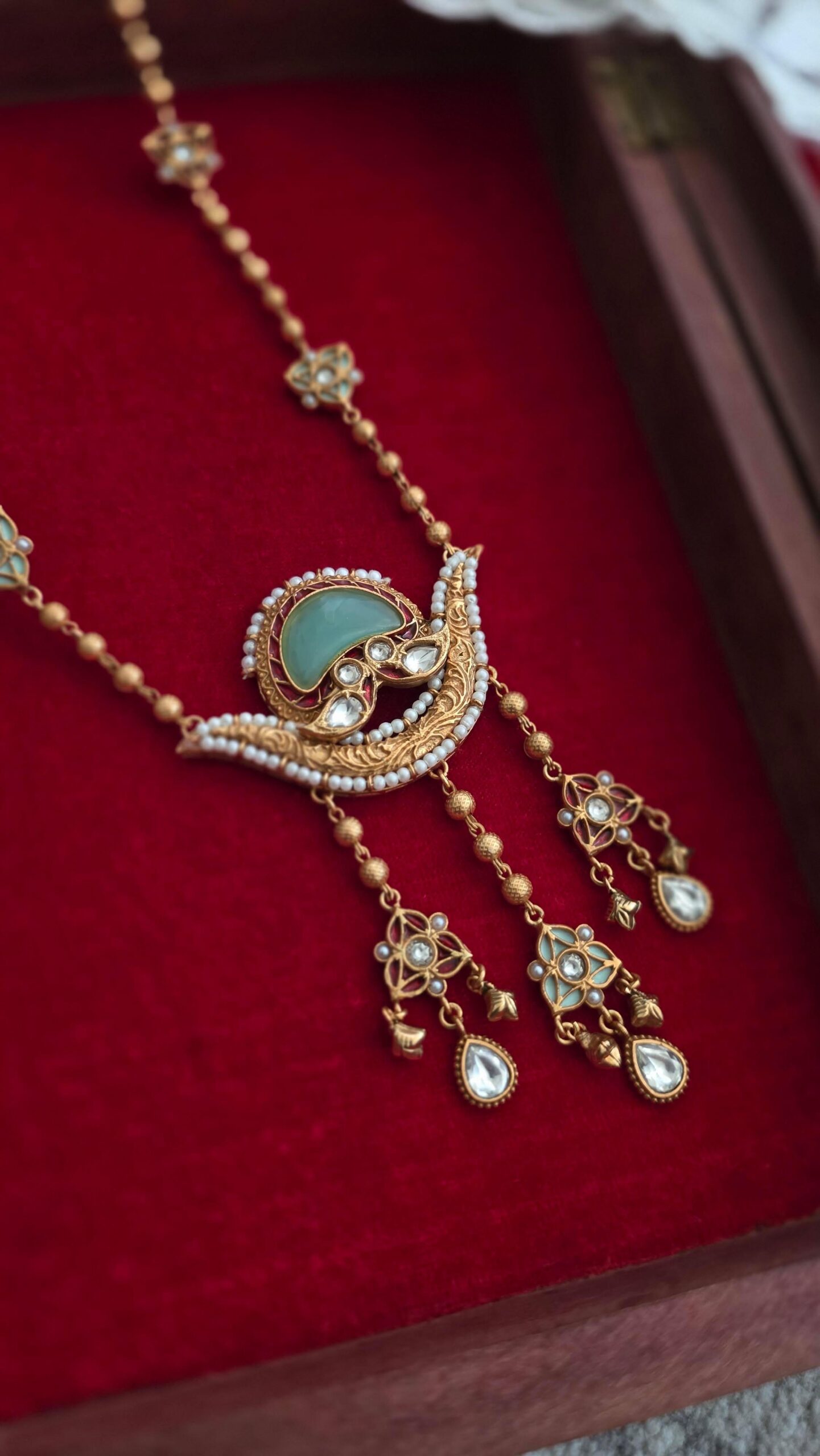 Rajvalli handcrafted delicate necklace Thumbnail