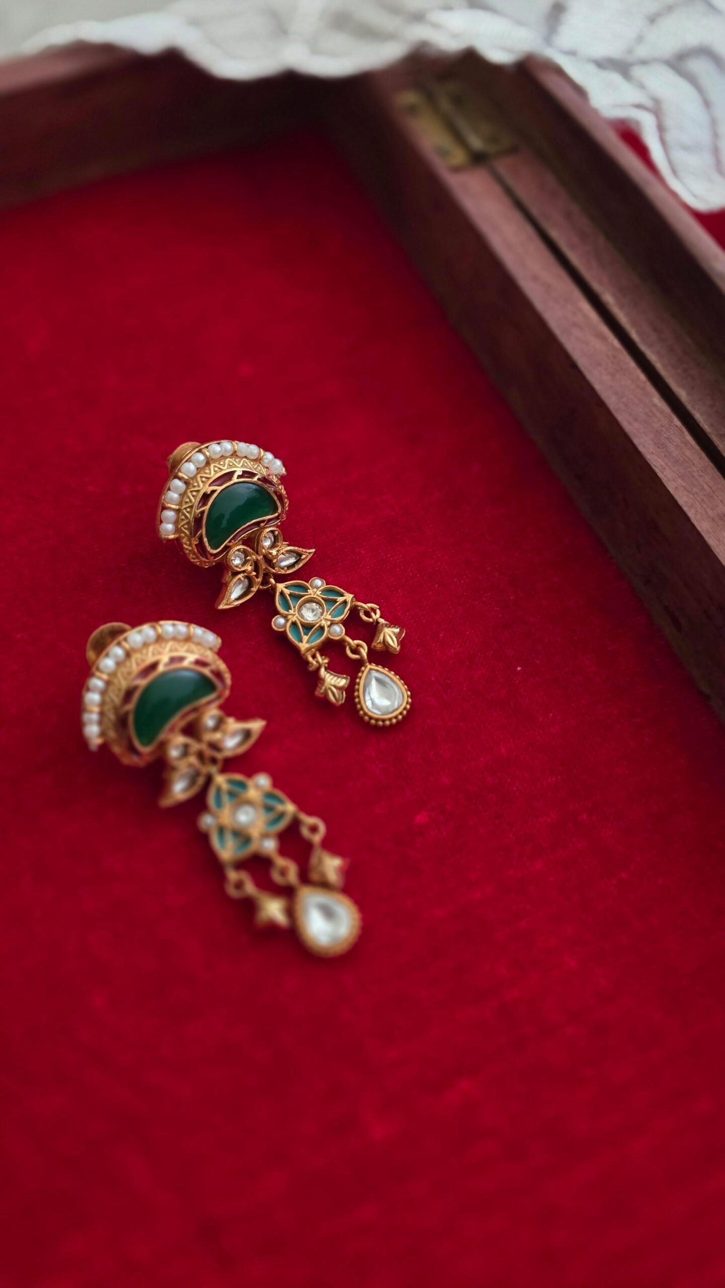 Rajvalli handcrafted delicate necklace Thumbnail