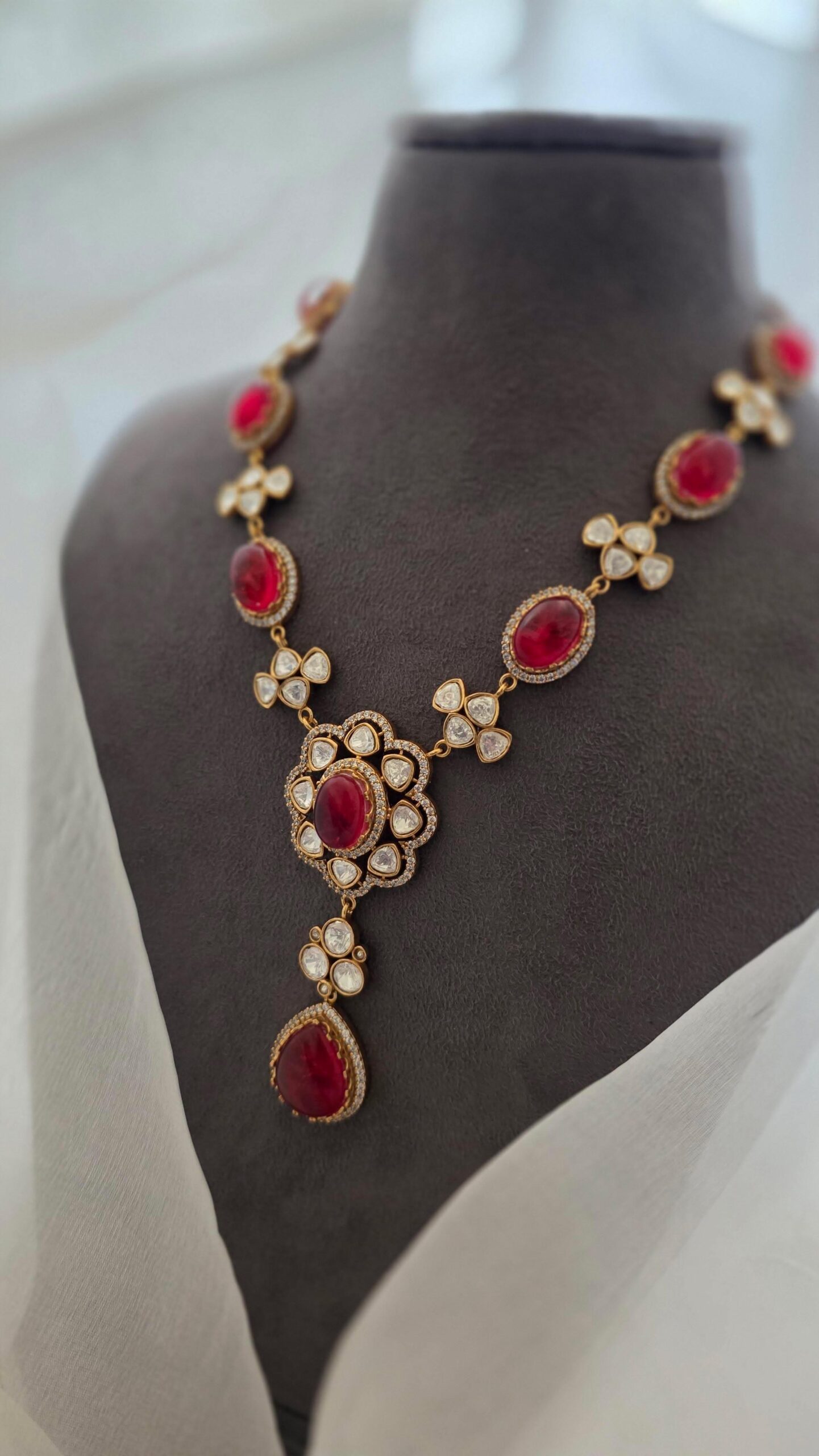 Amanza quartz and polki necklace Thumbnail