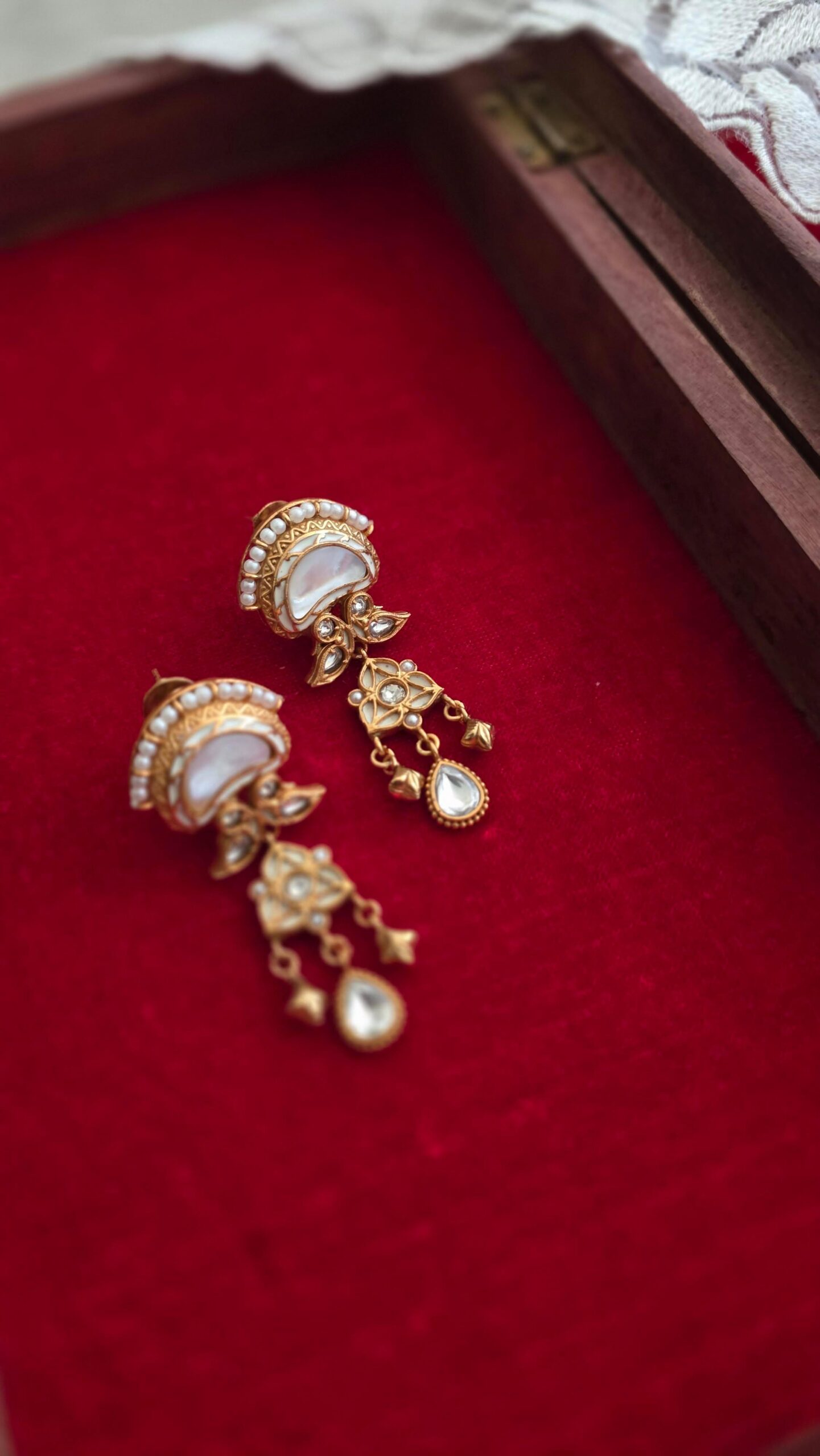 Rajvalli handcrafted delicate necklace Thumbnail