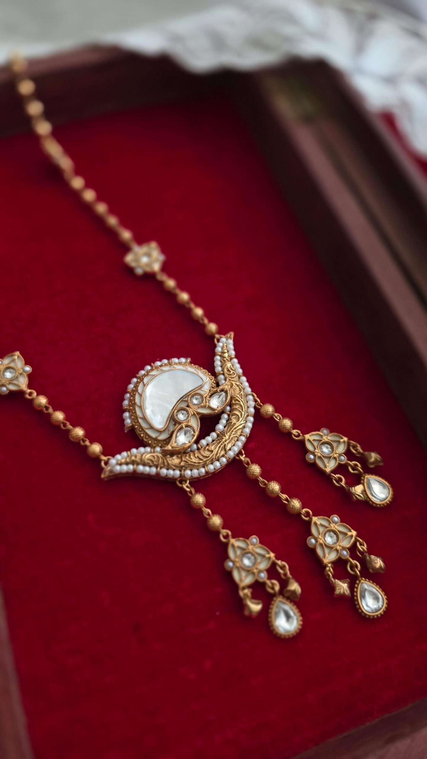 Rajvalli handcrafted delicate necklace Thumbnail