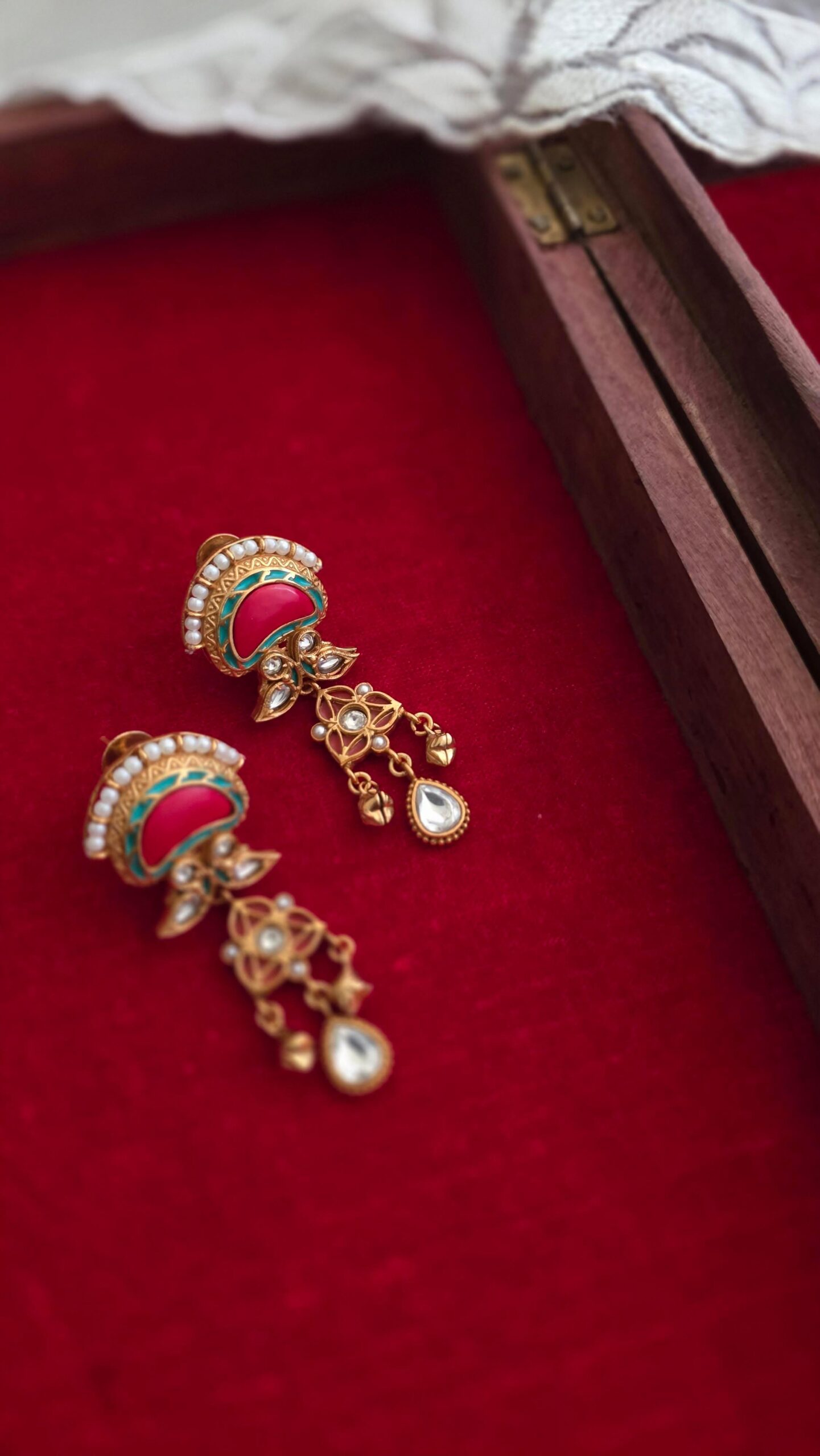 Rajvalli handcrafted delicate necklace Thumbnail