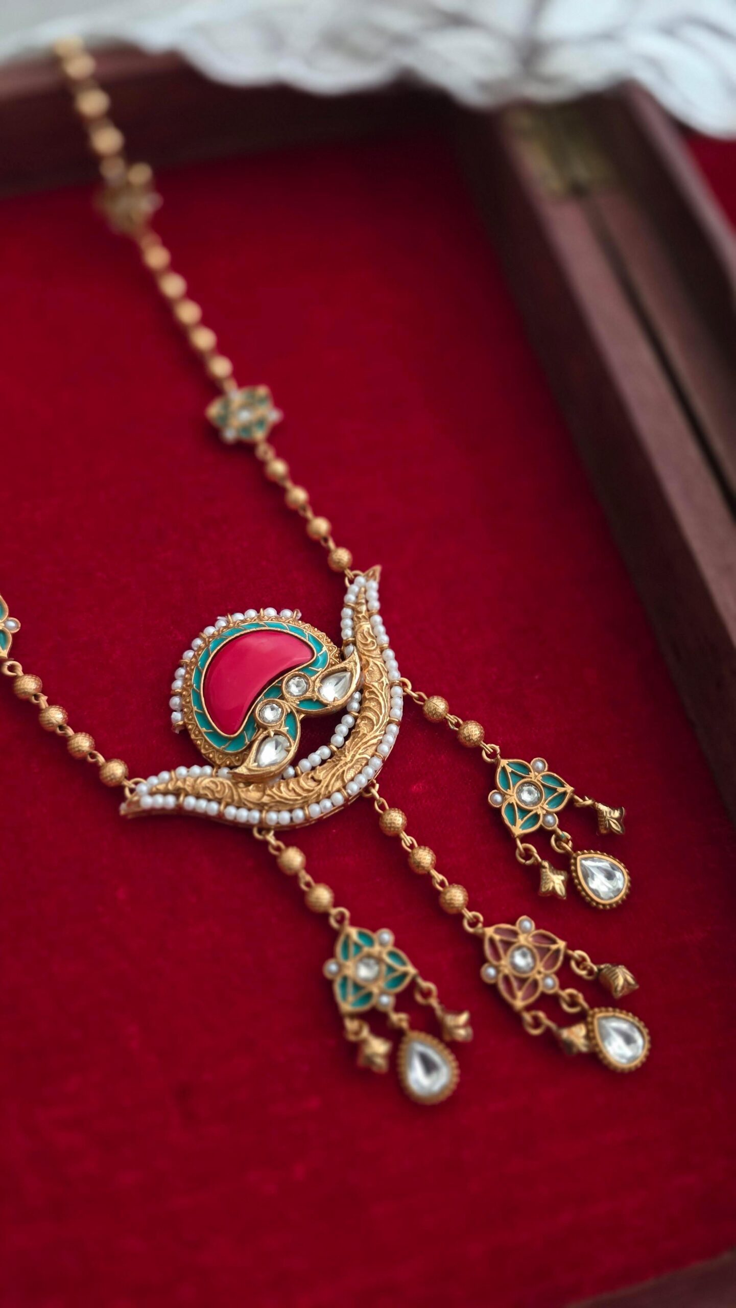 Rajvalli handcrafted delicate necklace Thumbnail