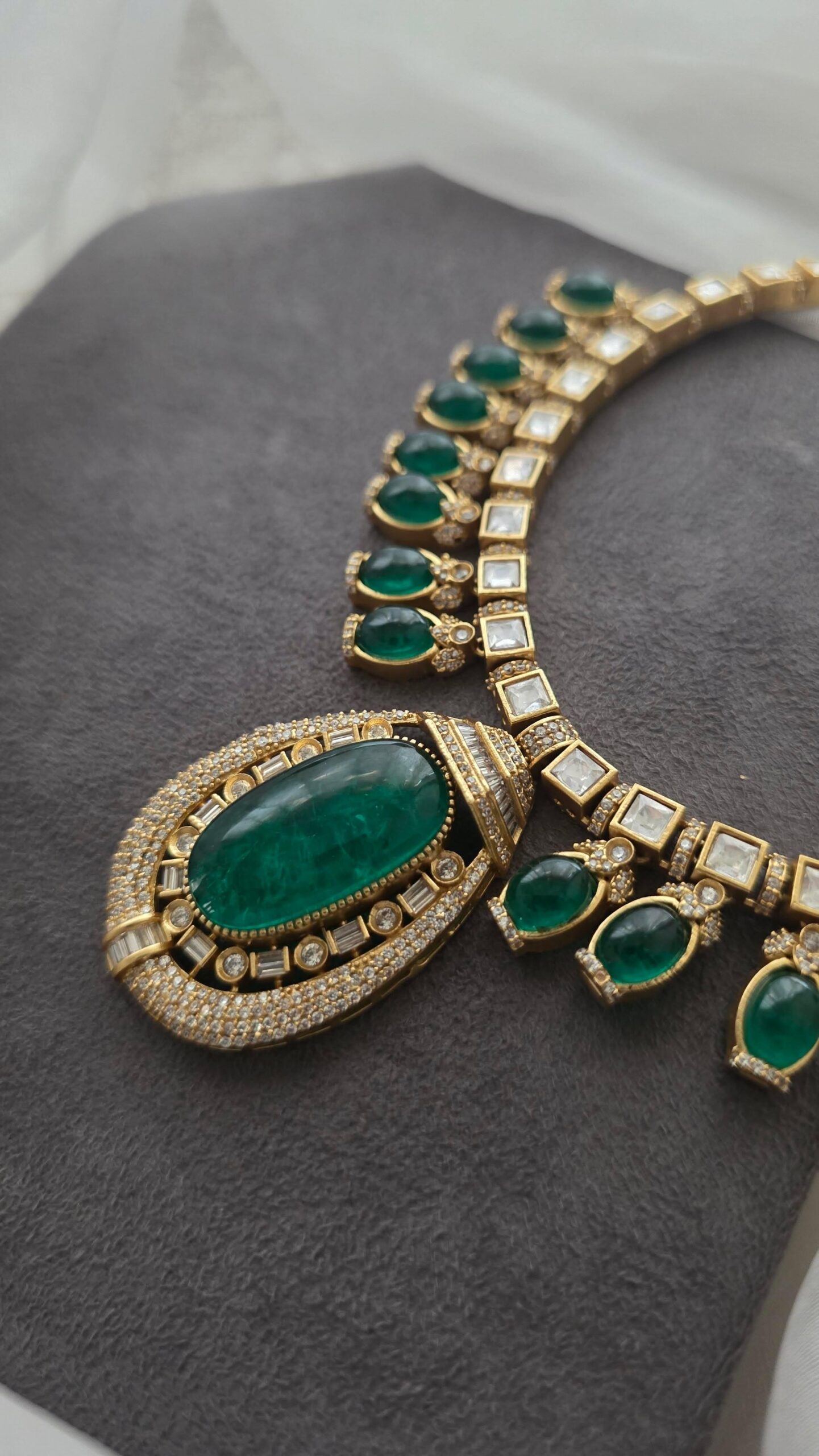 Rubina quartz and polki necklace Thumbnail