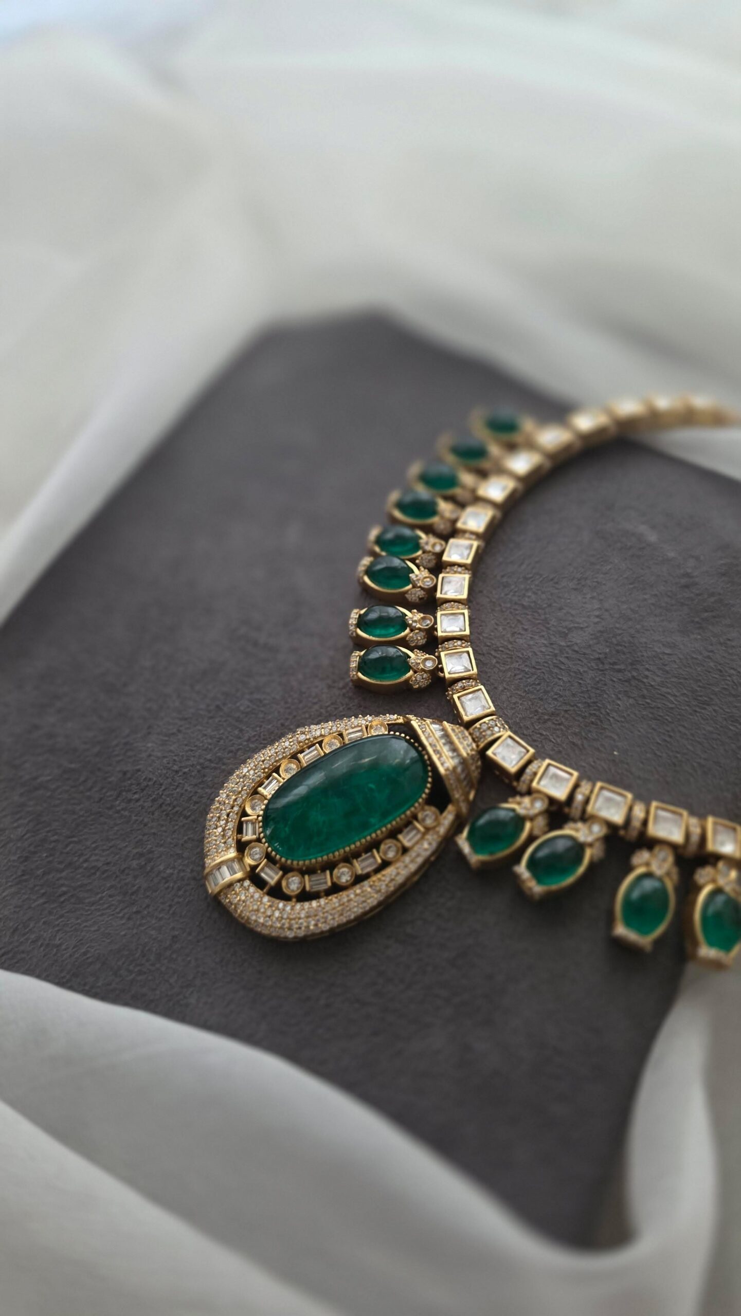 Rubina quartz and polki necklace Thumbnail