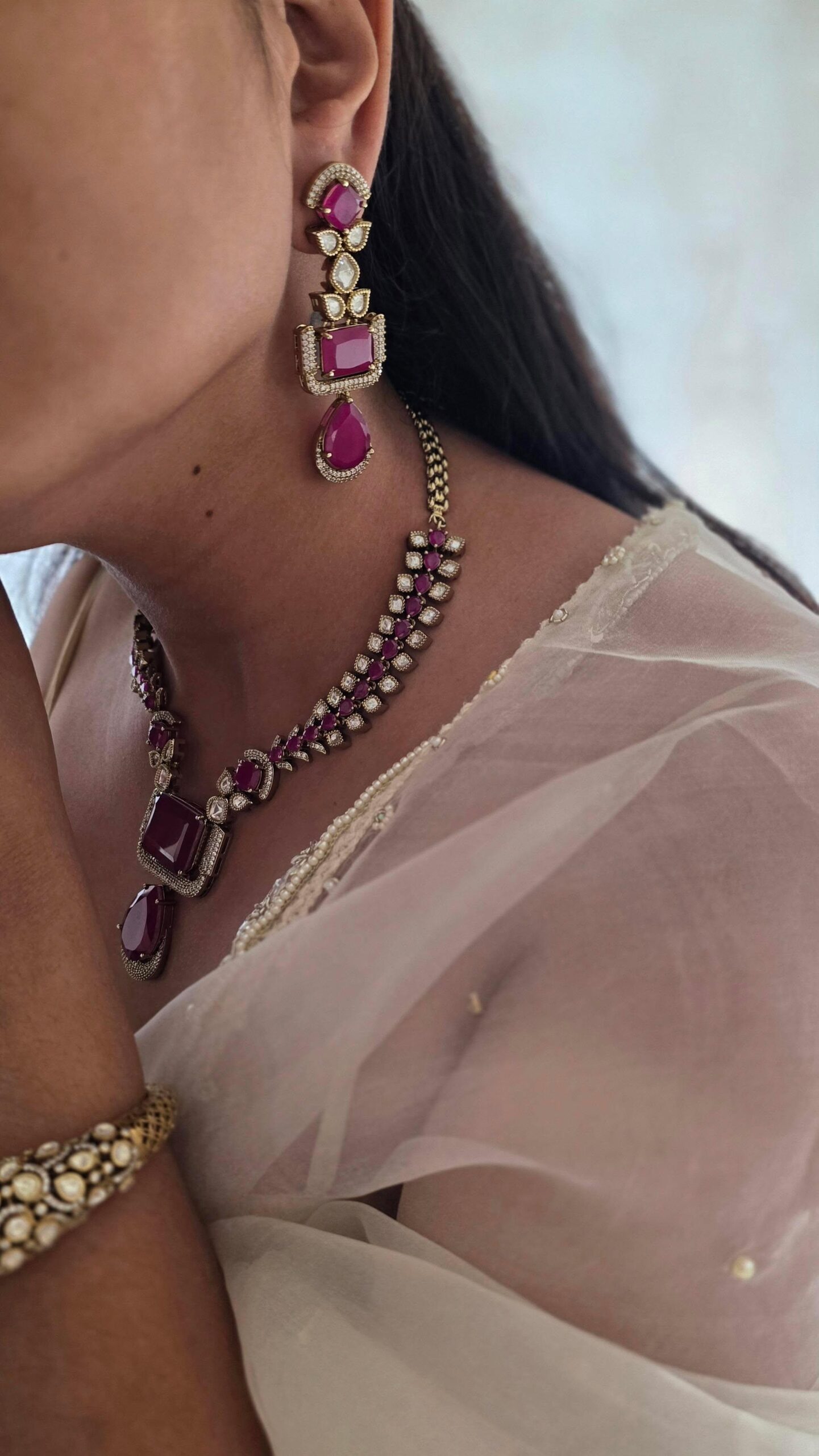 Eva quartz and polki necklace Thumbnail