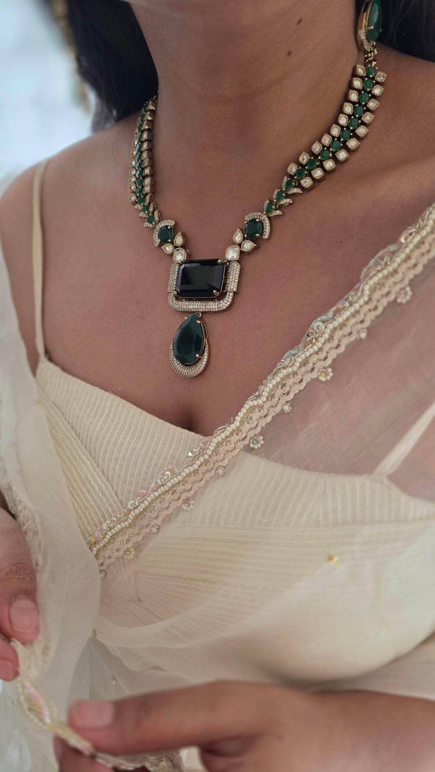 Eva quartz and polki necklace Thumbnail