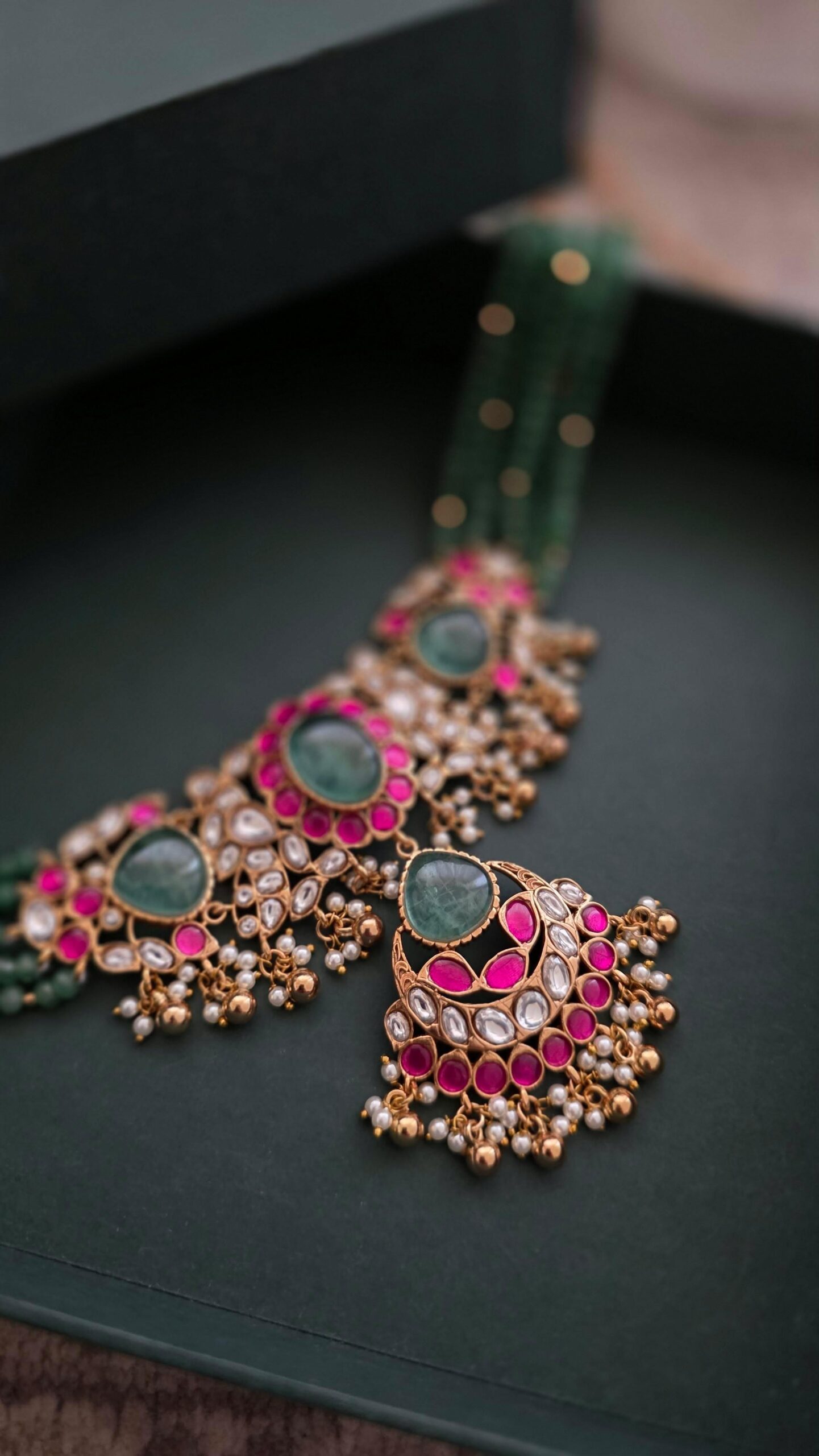 Nupura quartz and polki necklace Thumbnail