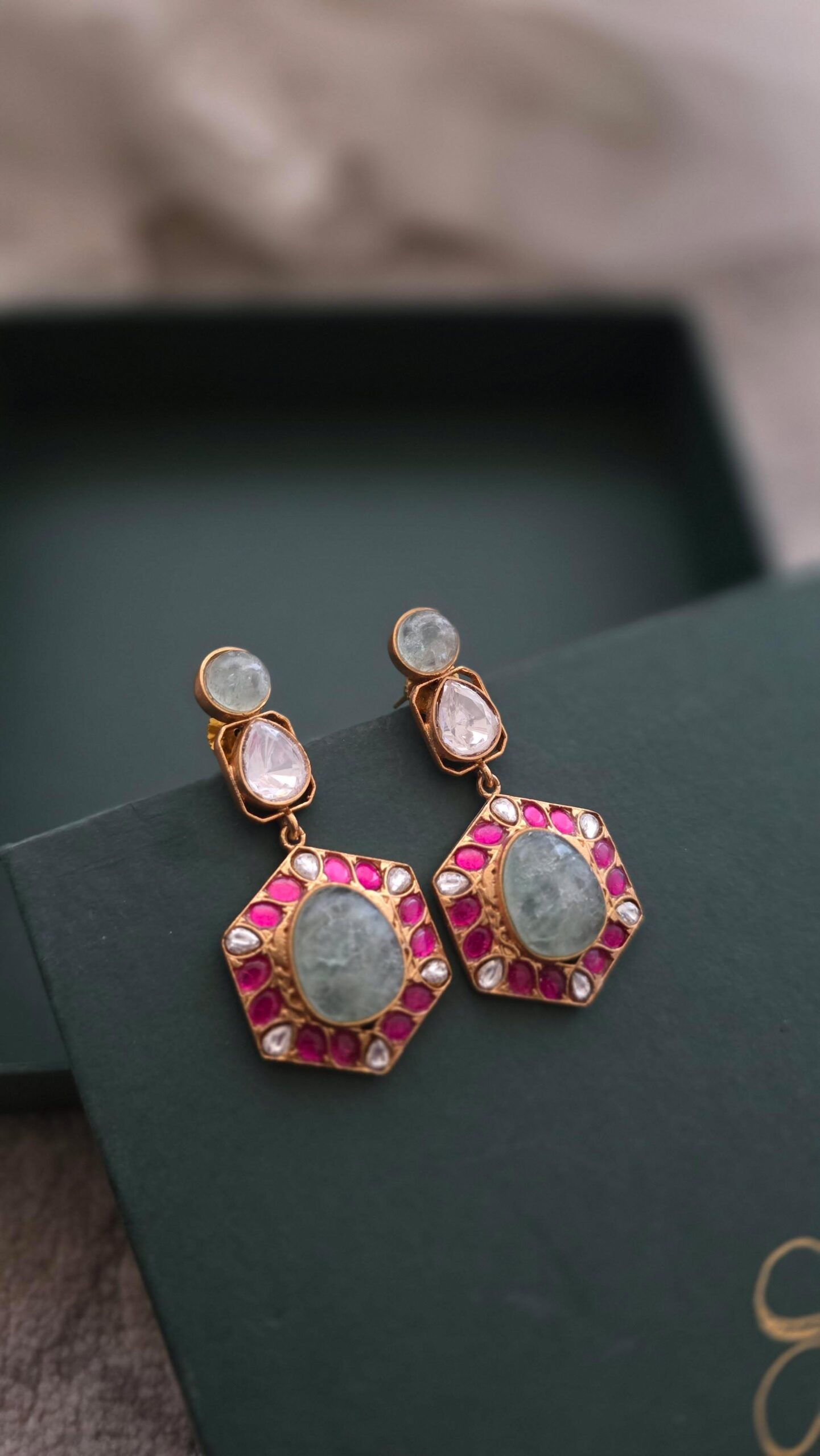 Netra quartz and polki necklace Thumbnail