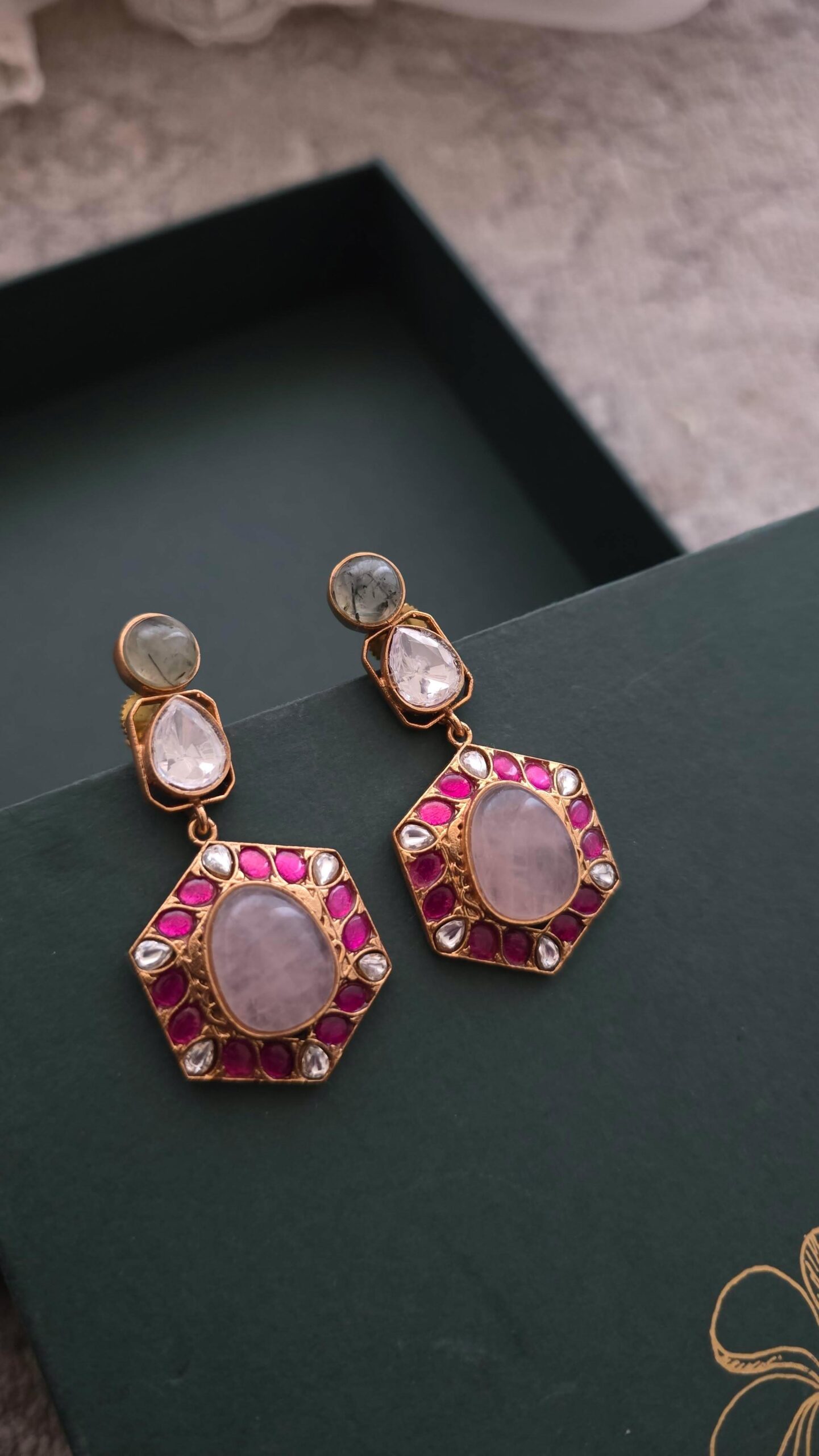 Netra quartz and polki necklace Thumbnail