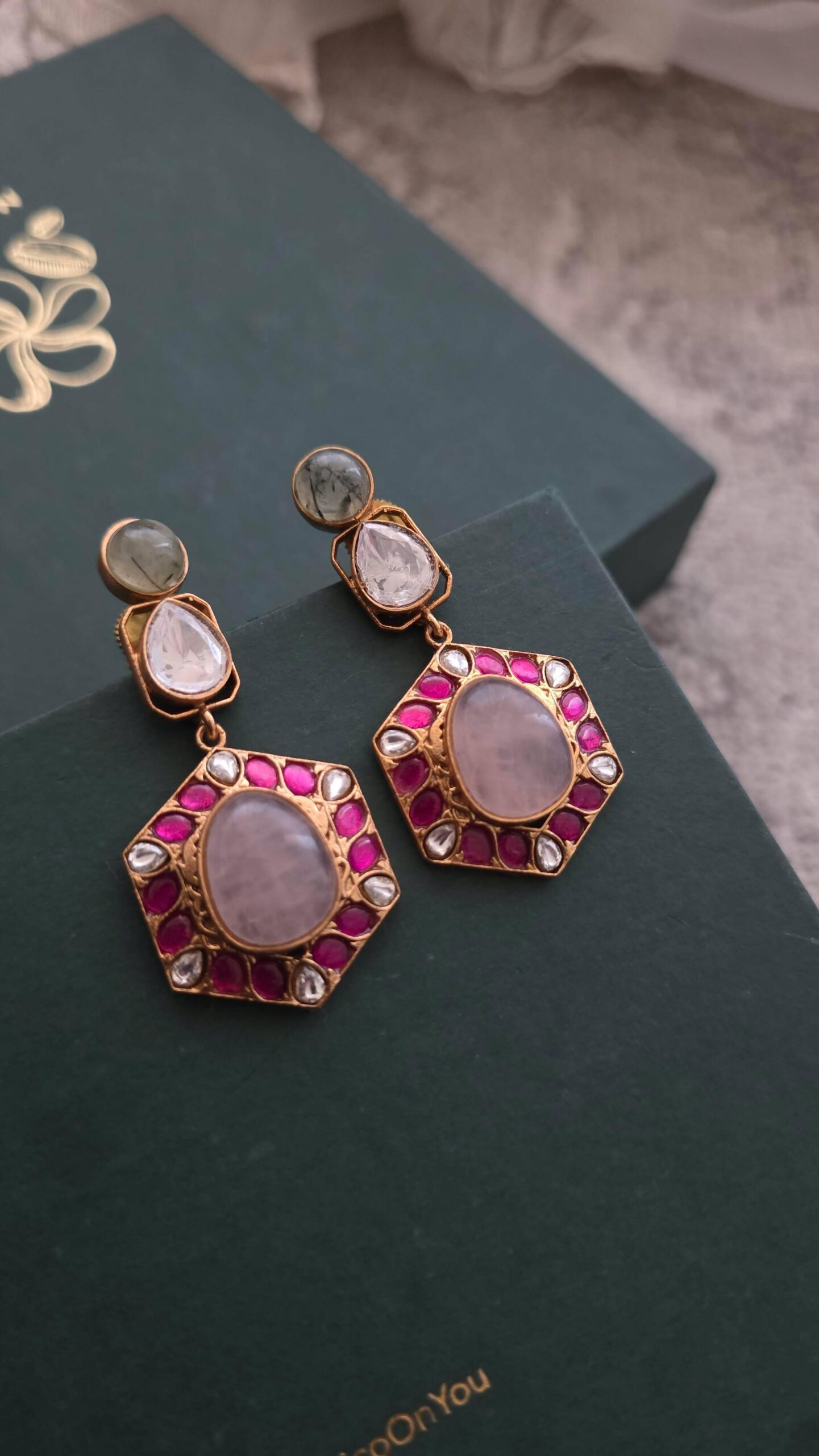 Netra quartz and polki necklace Thumbnail