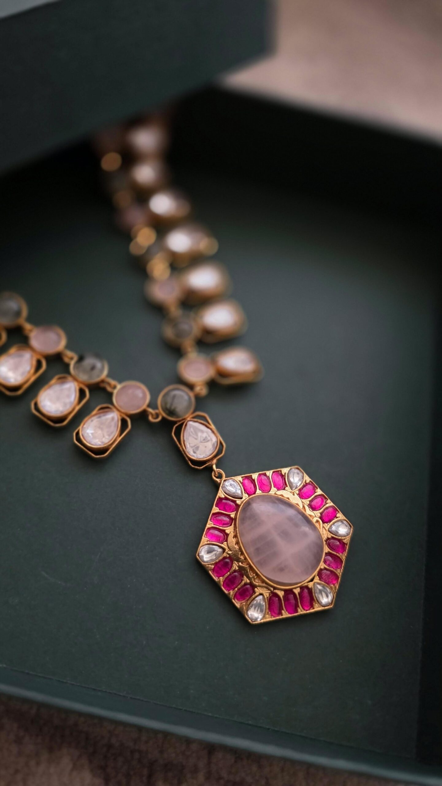 Netra quartz and polki necklace Thumbnail