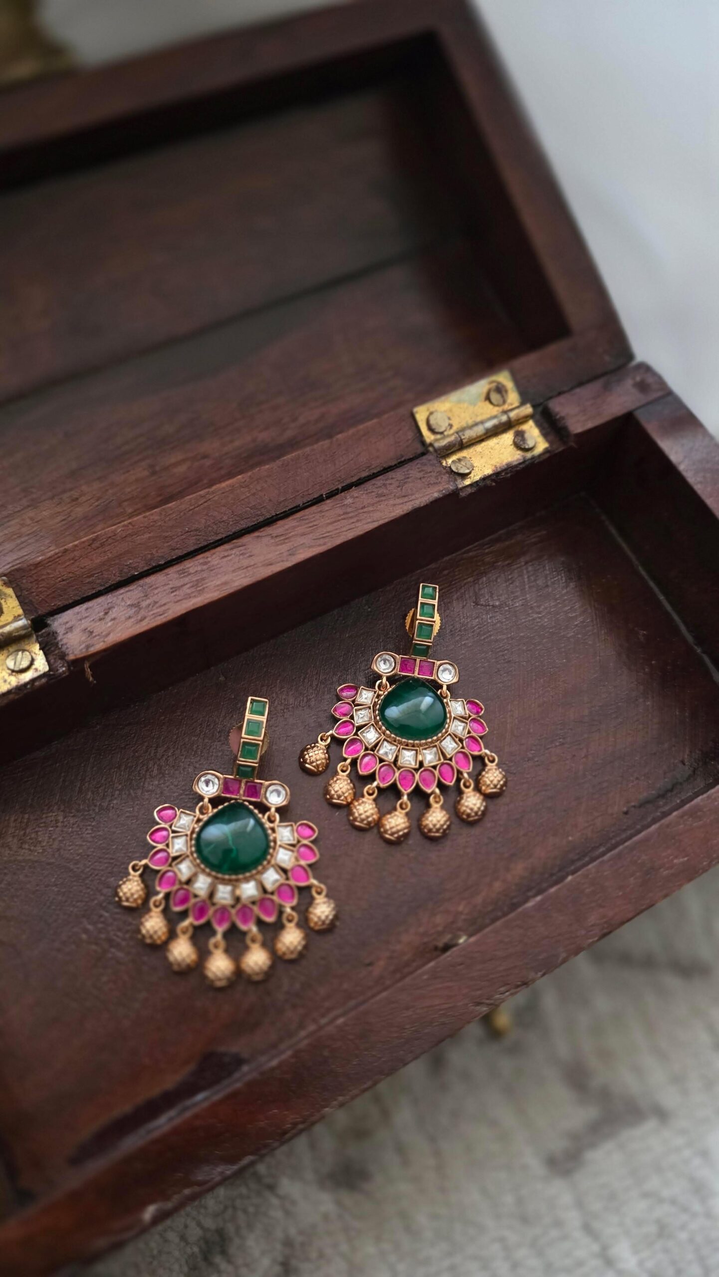 Arooj quartz and polki earrings Thumbnail