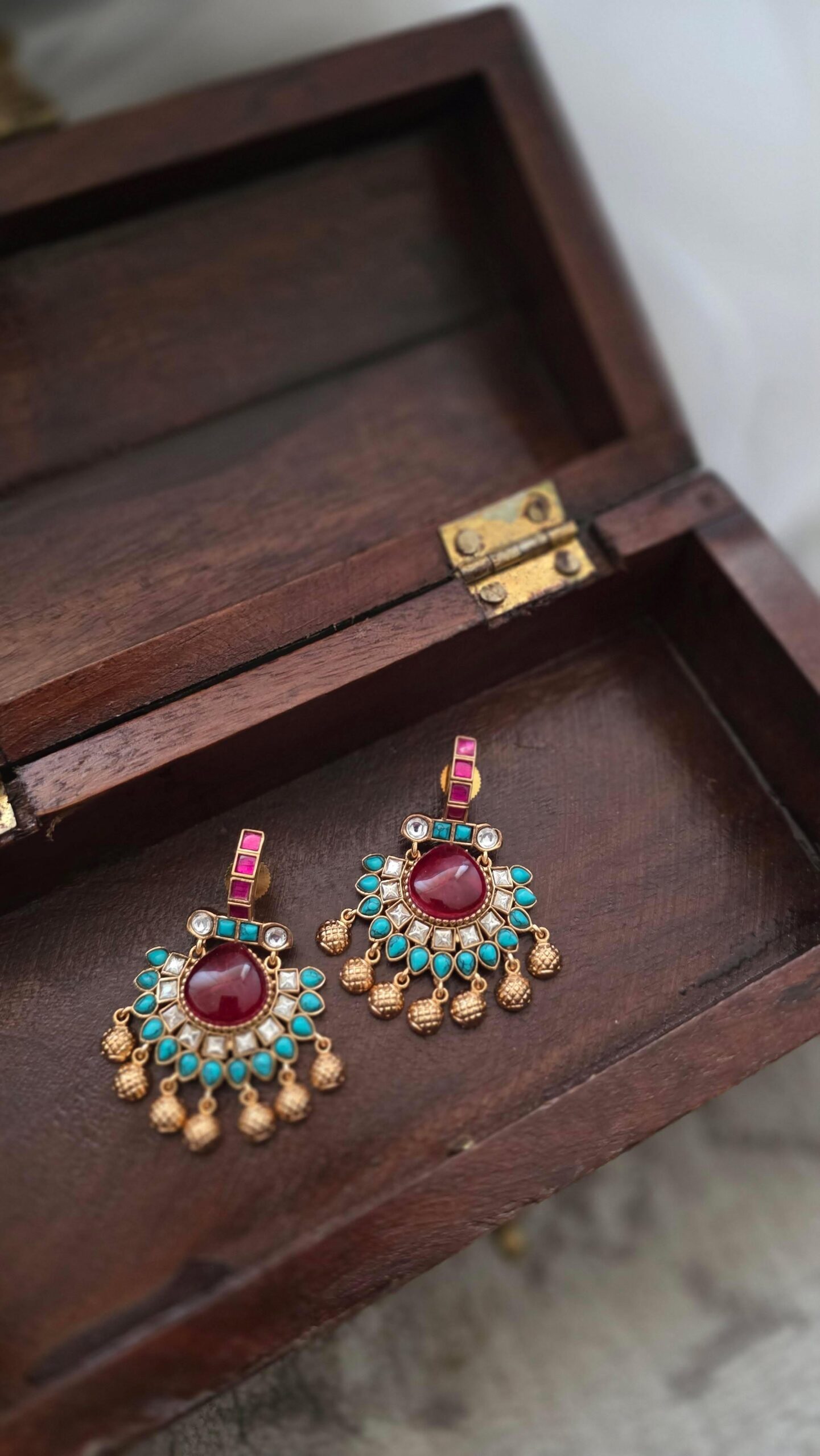 Arooj quartz and polki earrings Thumbnail