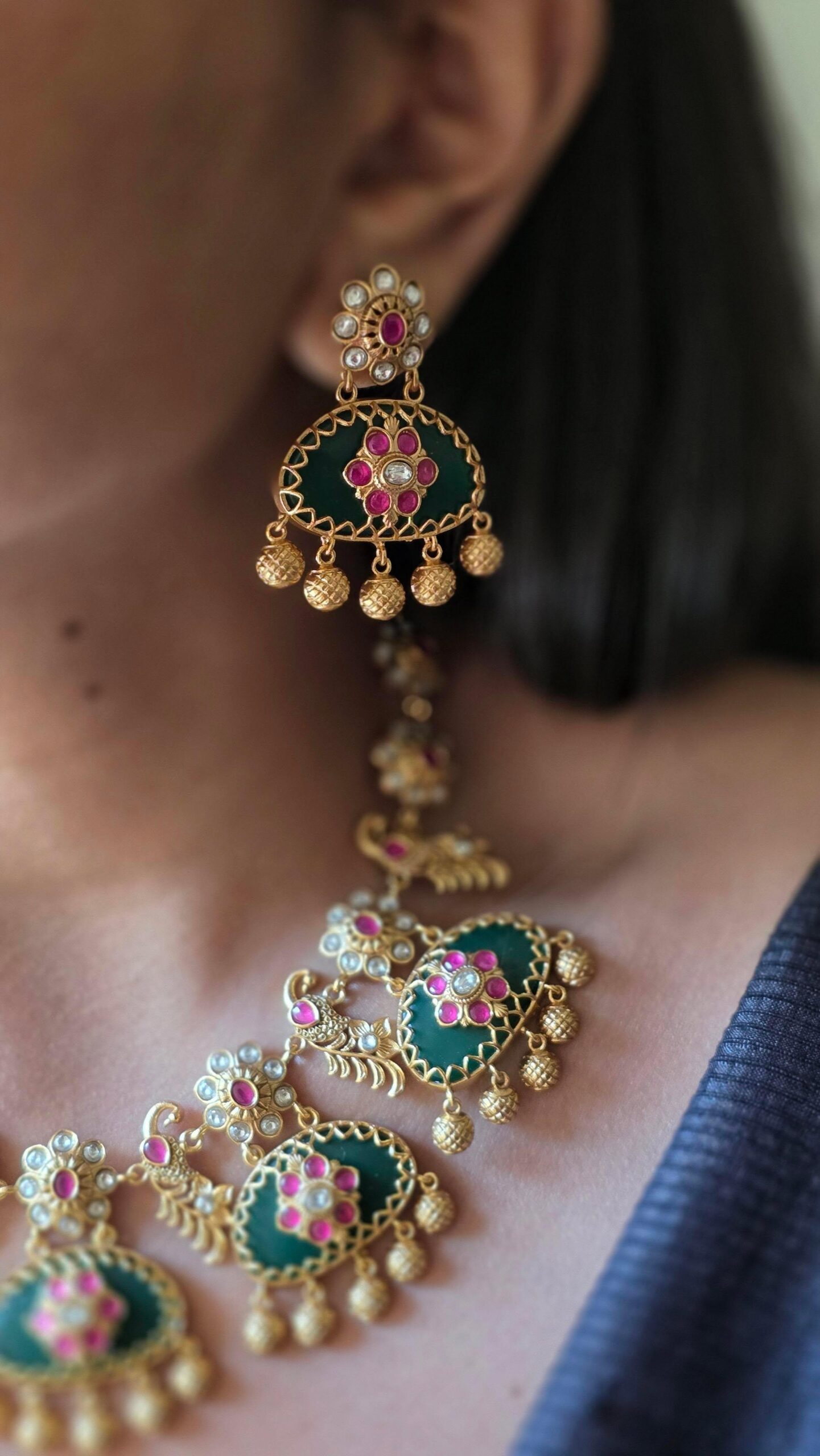 Meenlata handcrafted quartz and polki necklace Thumbnail