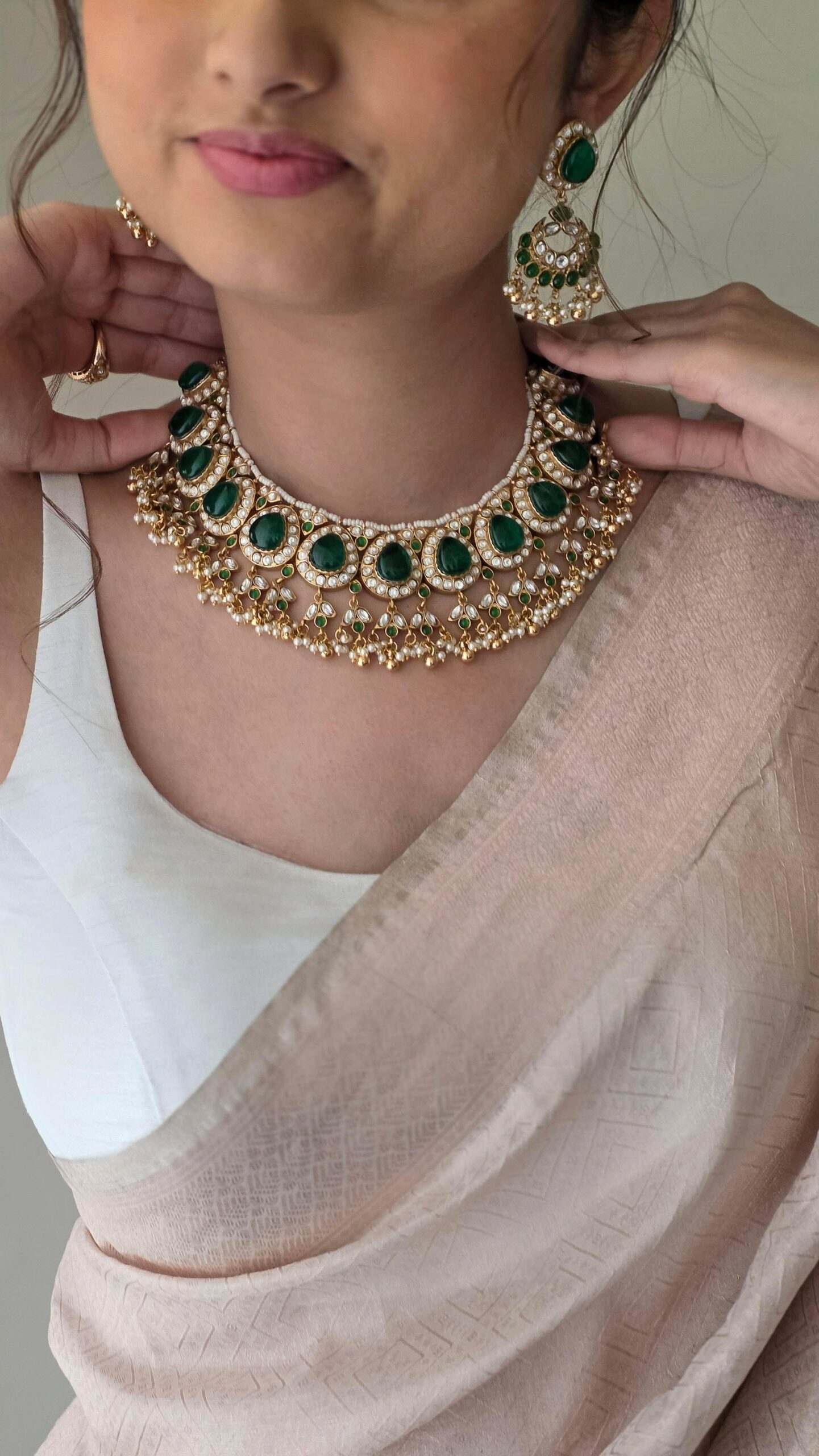 Vardan quartz and polki necklace Thumbnail